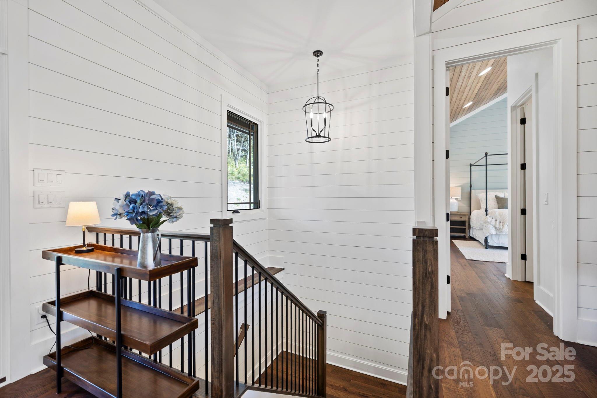 1048 Cherokee Trace