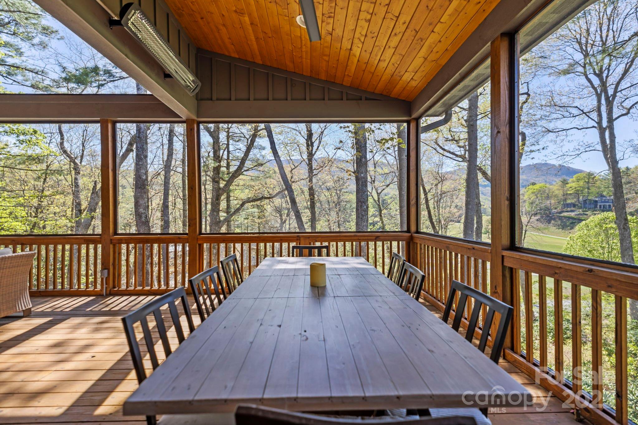 1048 Cherokee Trace