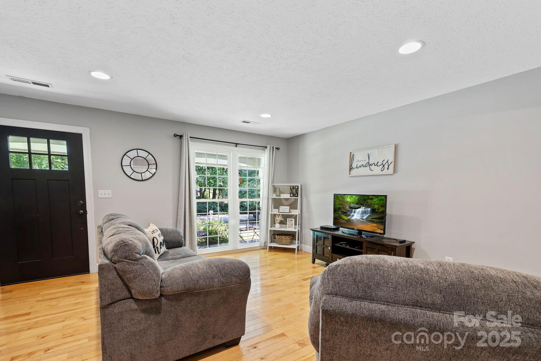 150 Deerwoode Lane