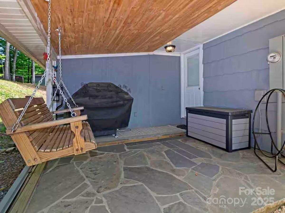 150 Deerwoode Lane