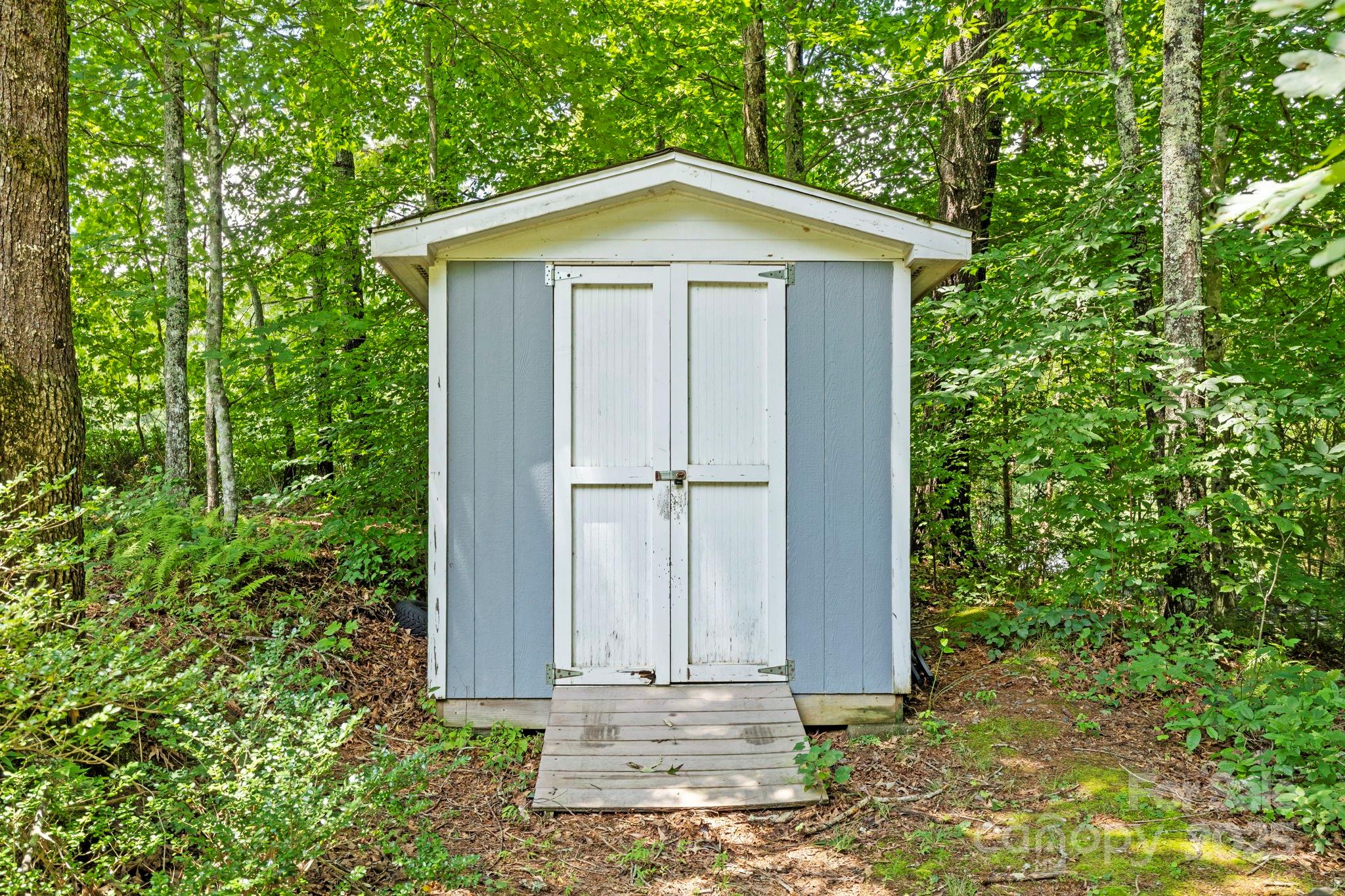 150 Deerwoode Lane