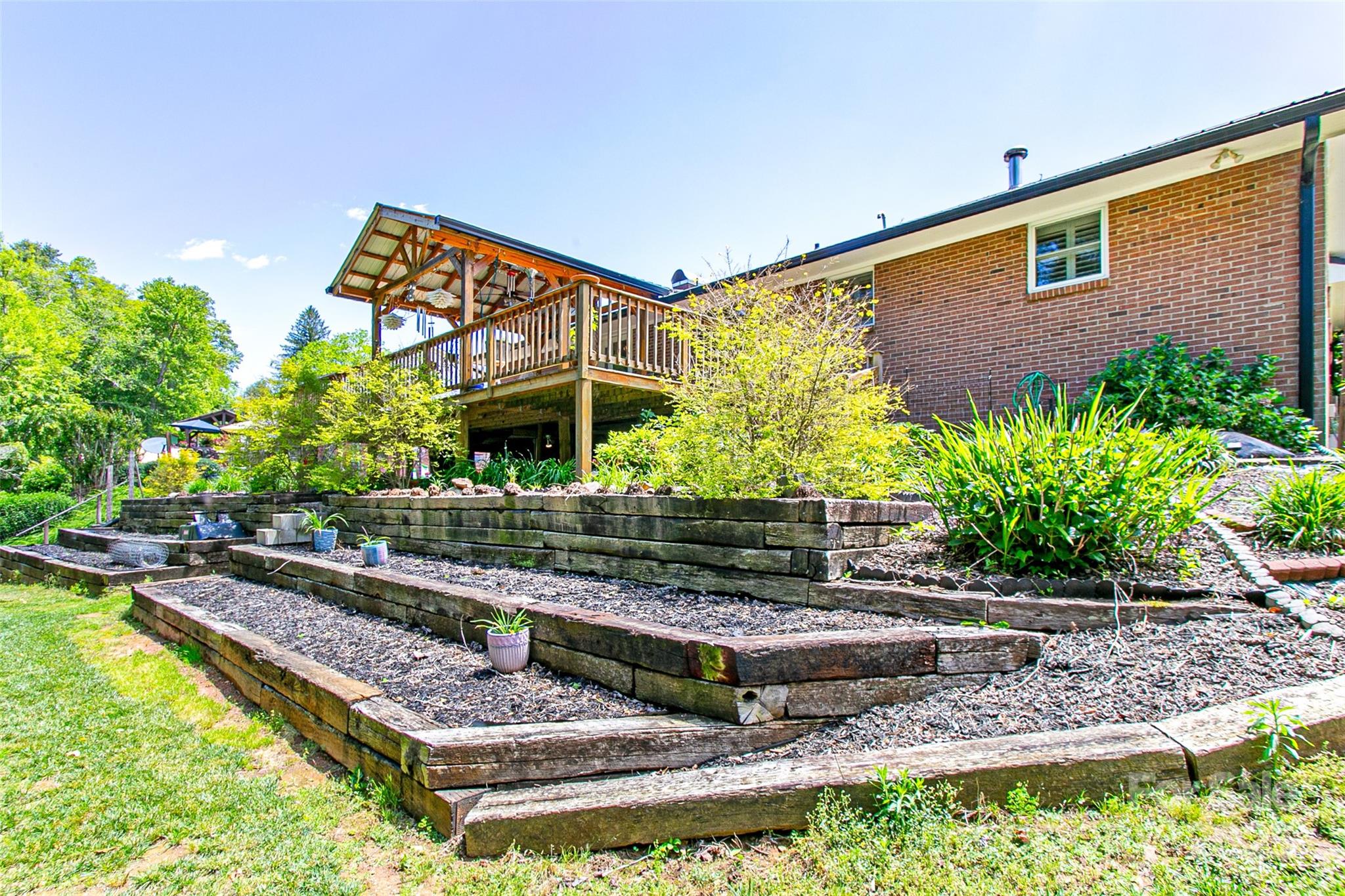 75 Hawthorne Drive