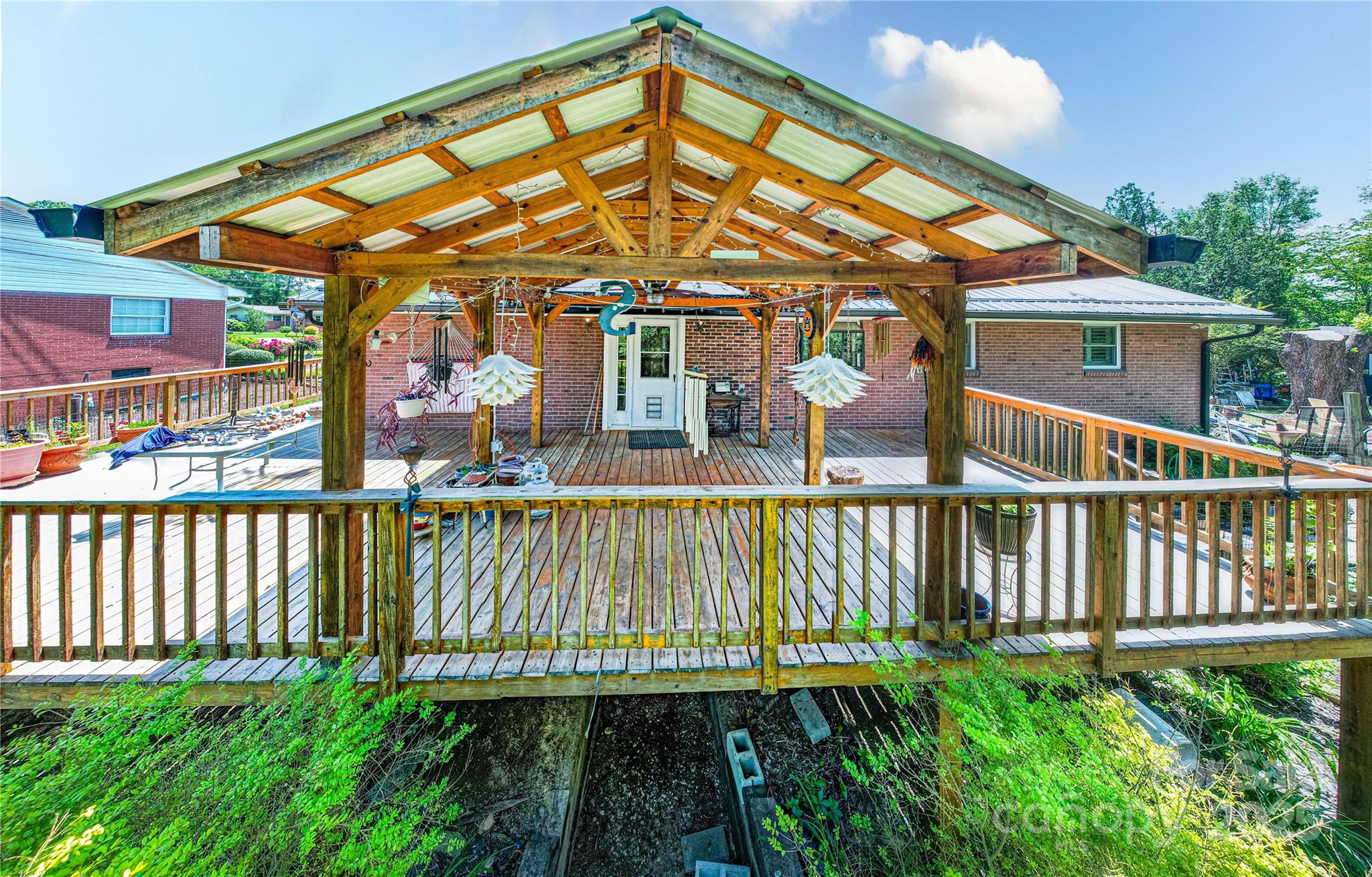 75 Hawthorne Drive