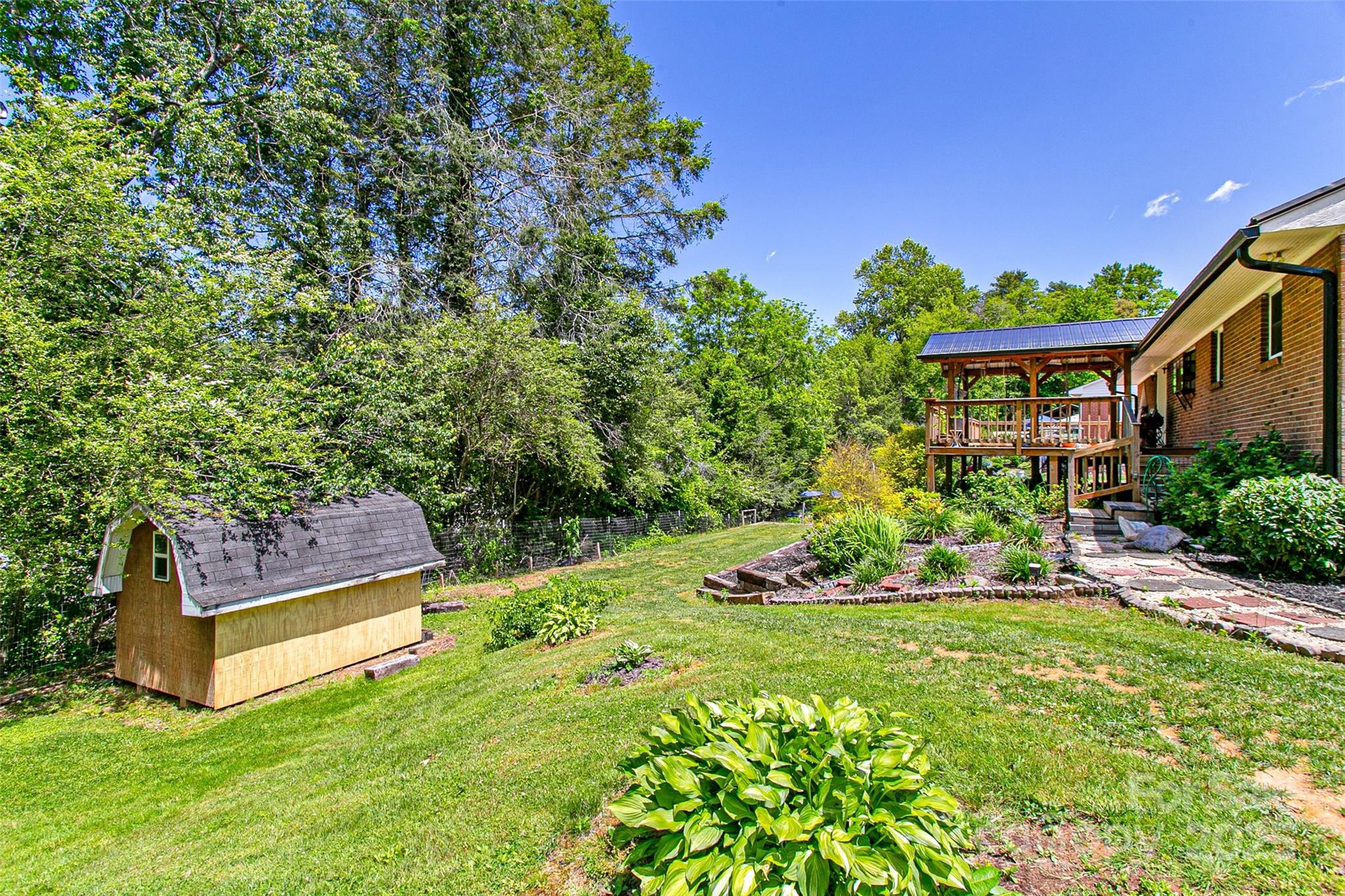 75 Hawthorne Drive