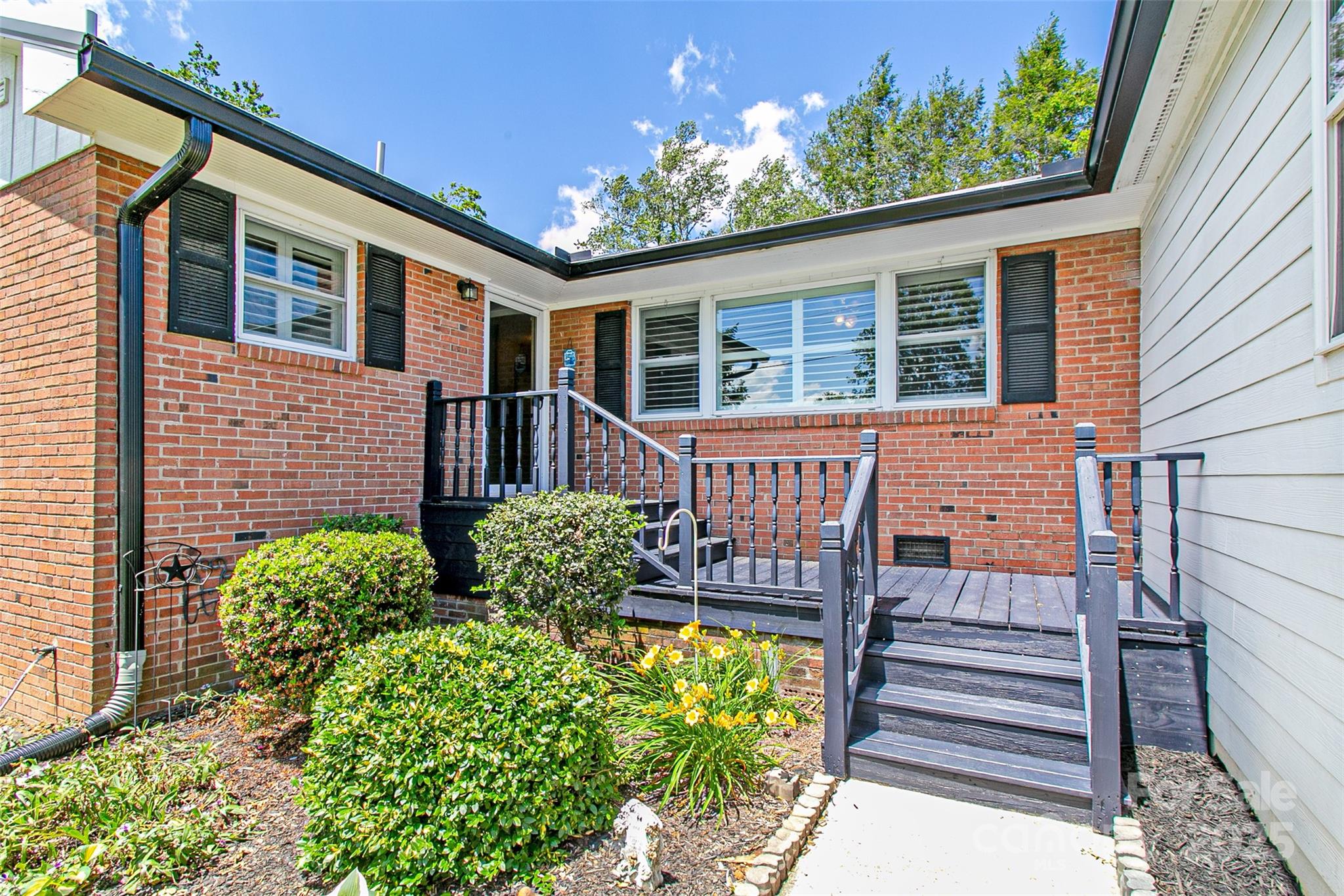 75 Hawthorne Drive
