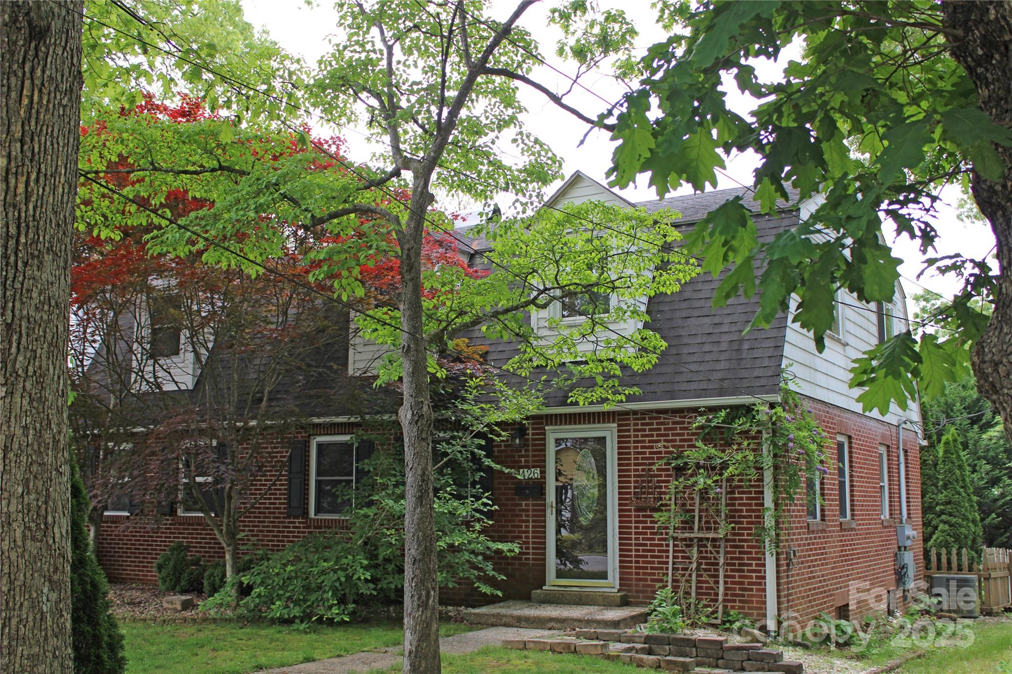 426/432 Maple Street