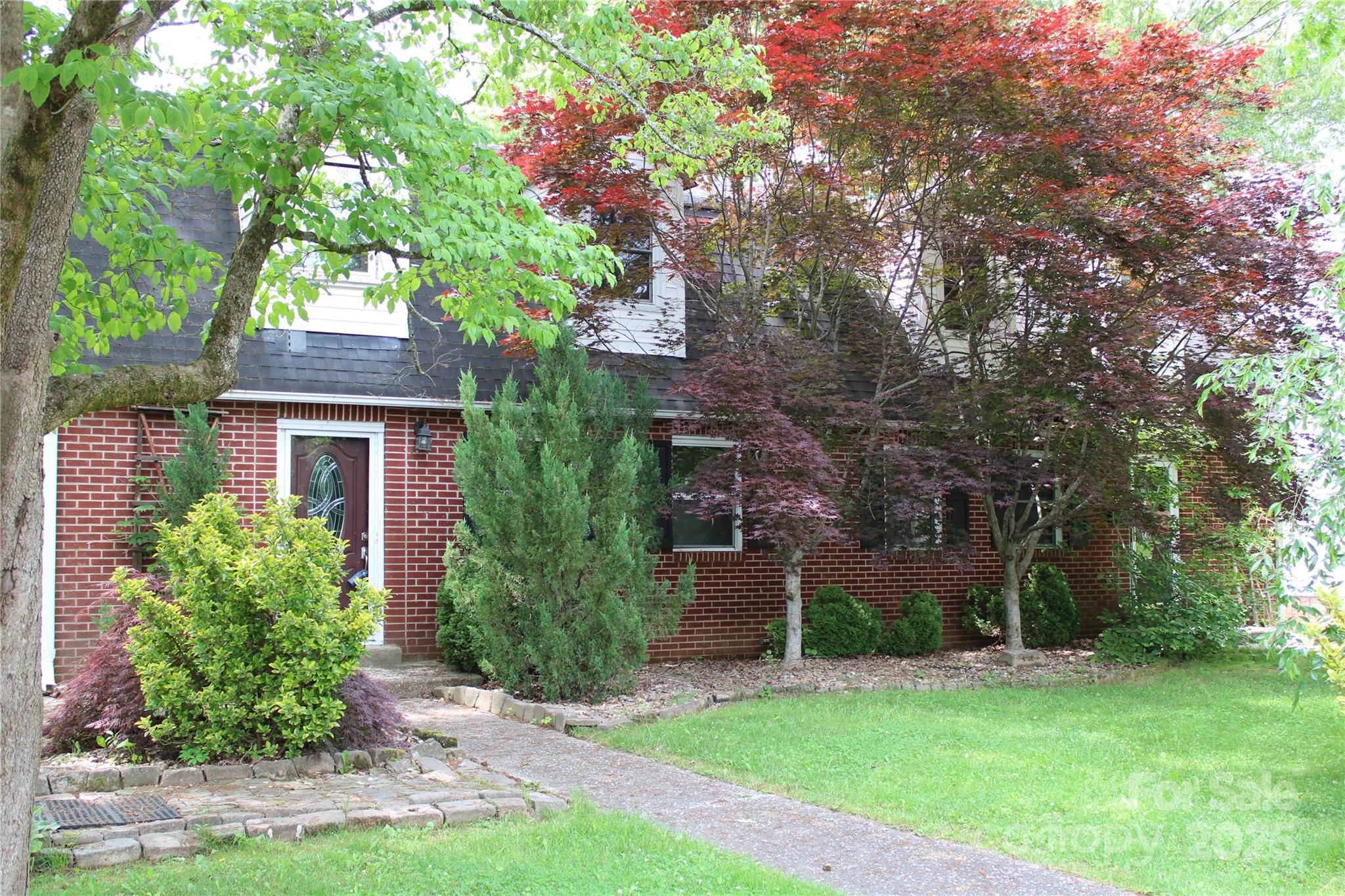 426/432 Maple Street