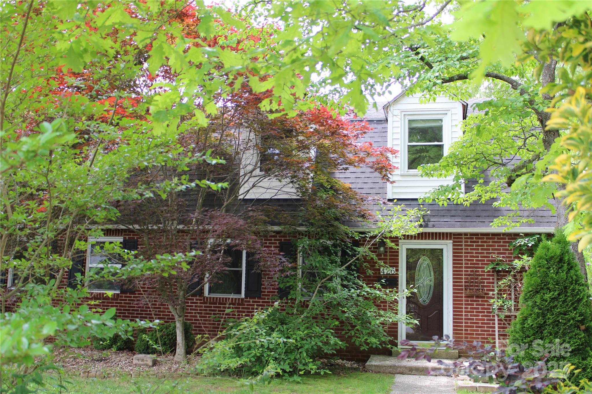 426/432 Maple Street