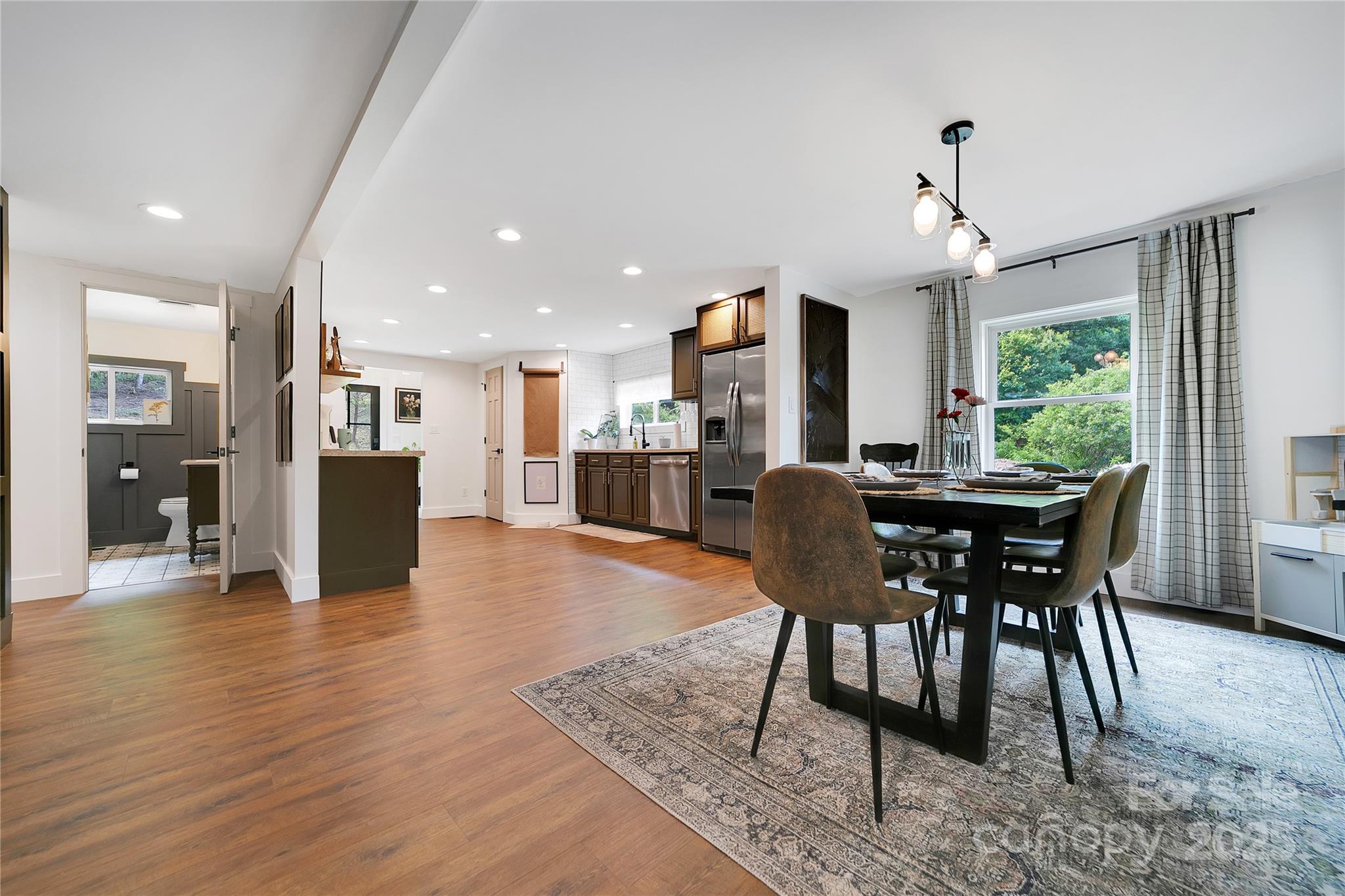 903 Middlefork Road