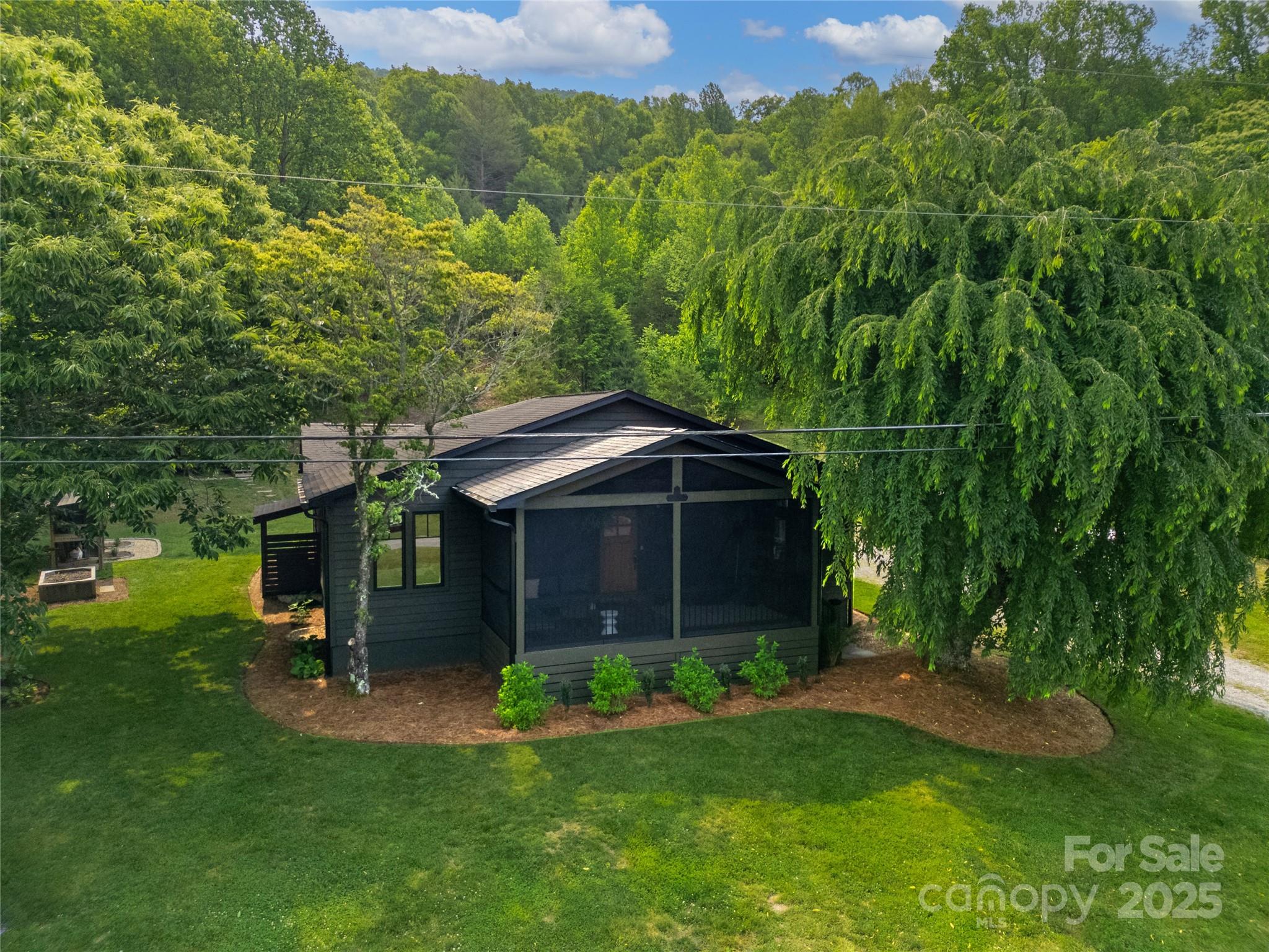 903 Middlefork Road