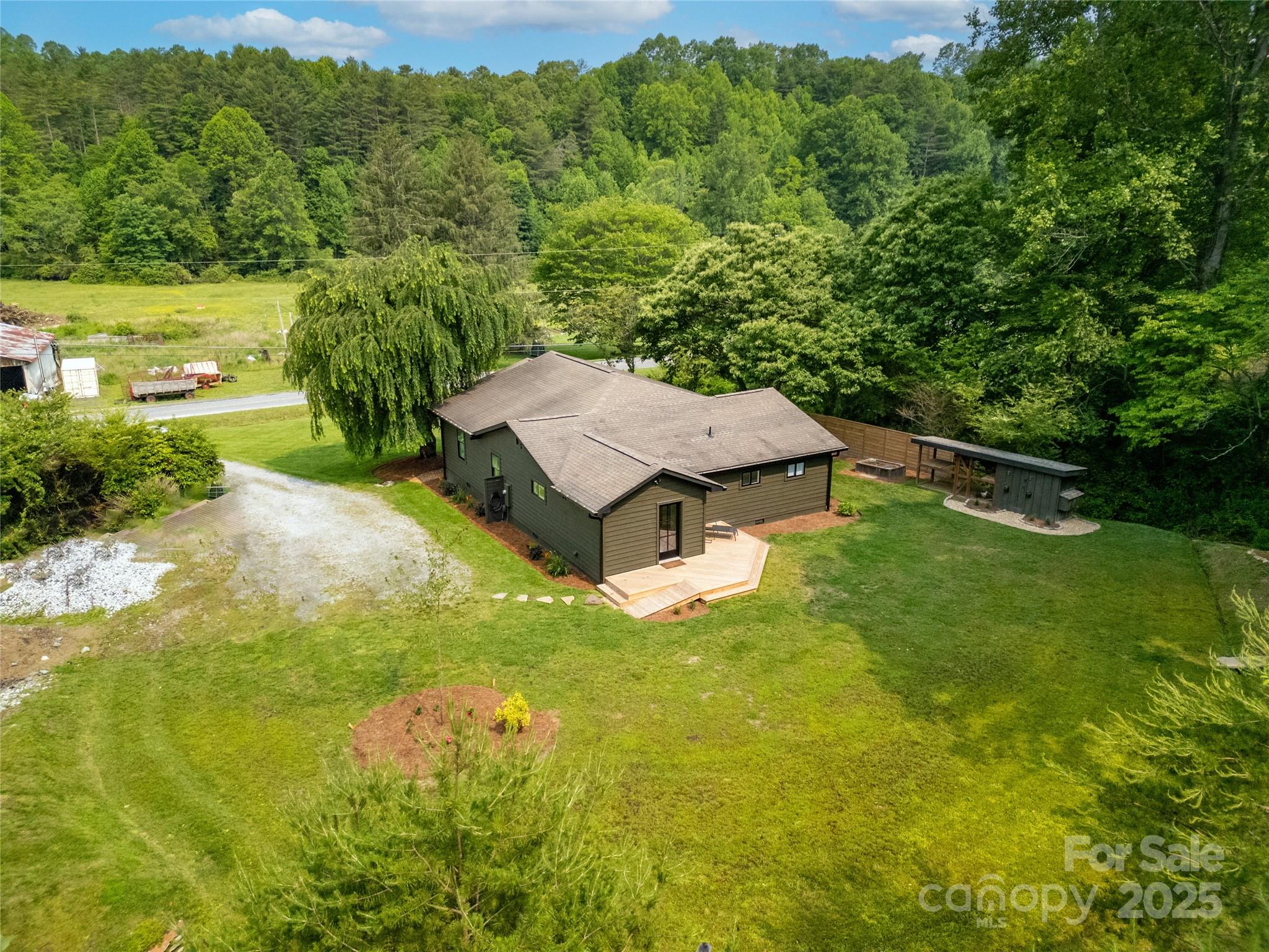 903 Middlefork Road