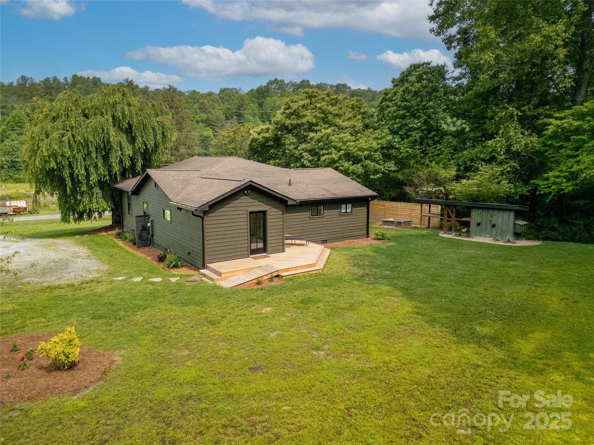903 Middlefork Road