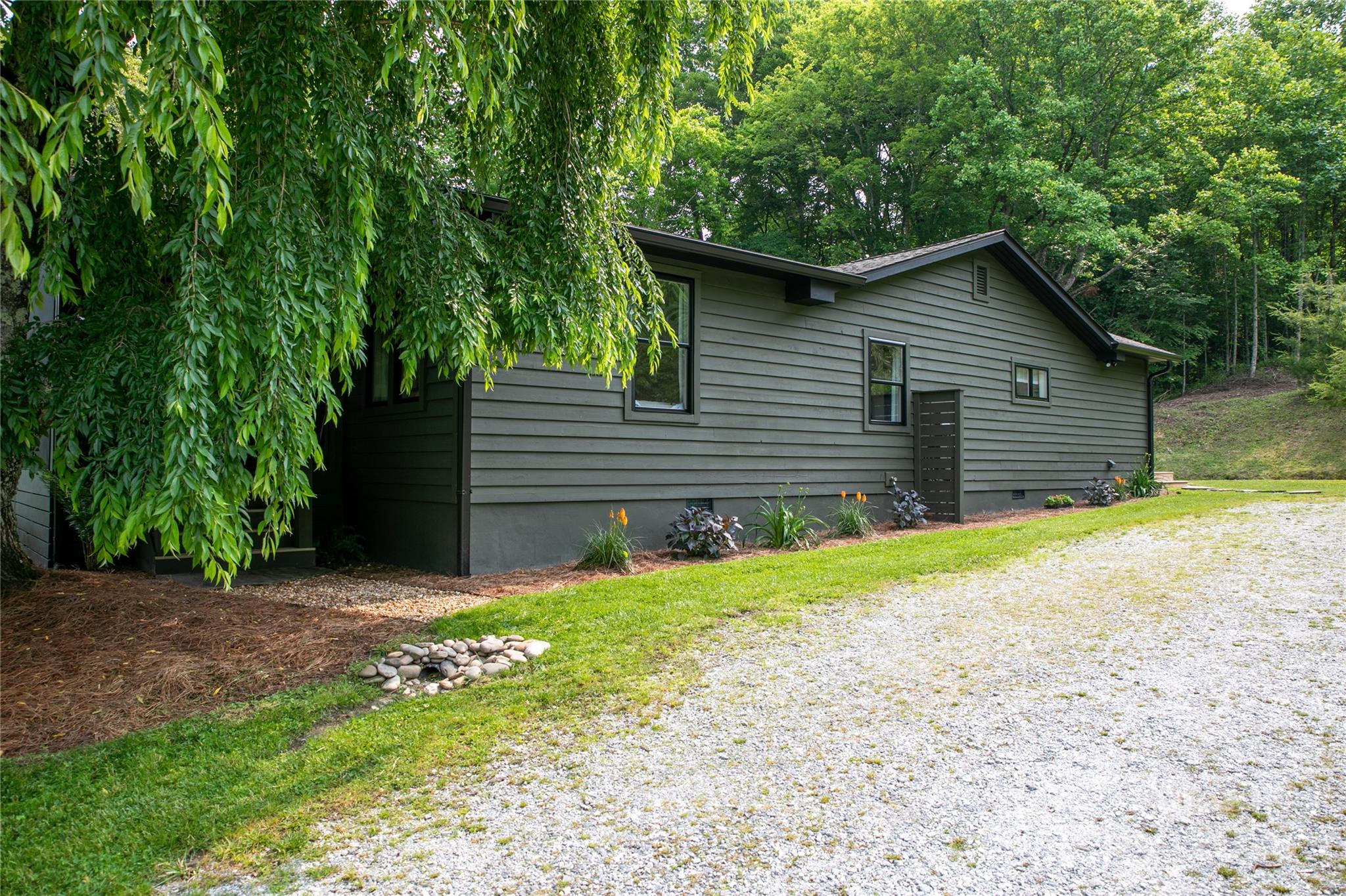 903 Middlefork Road