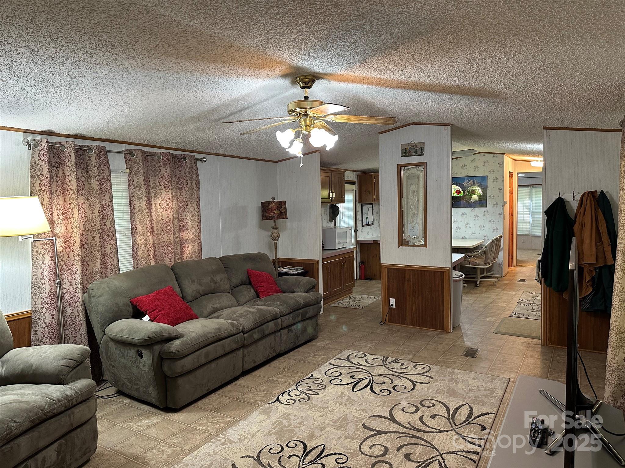 104 E Ridge View Road