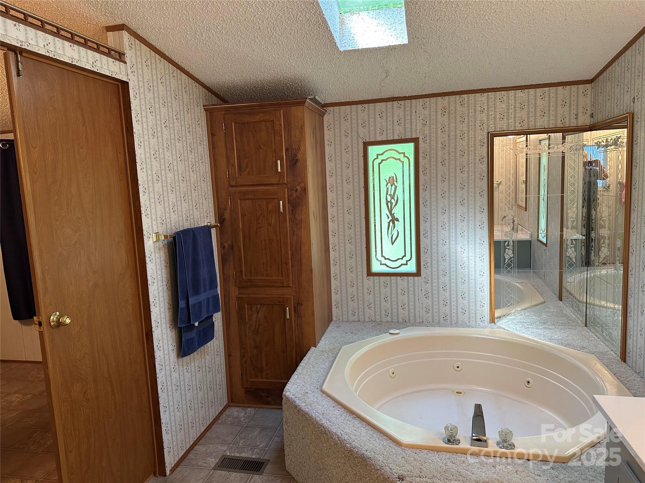 104 E Ridge View Road