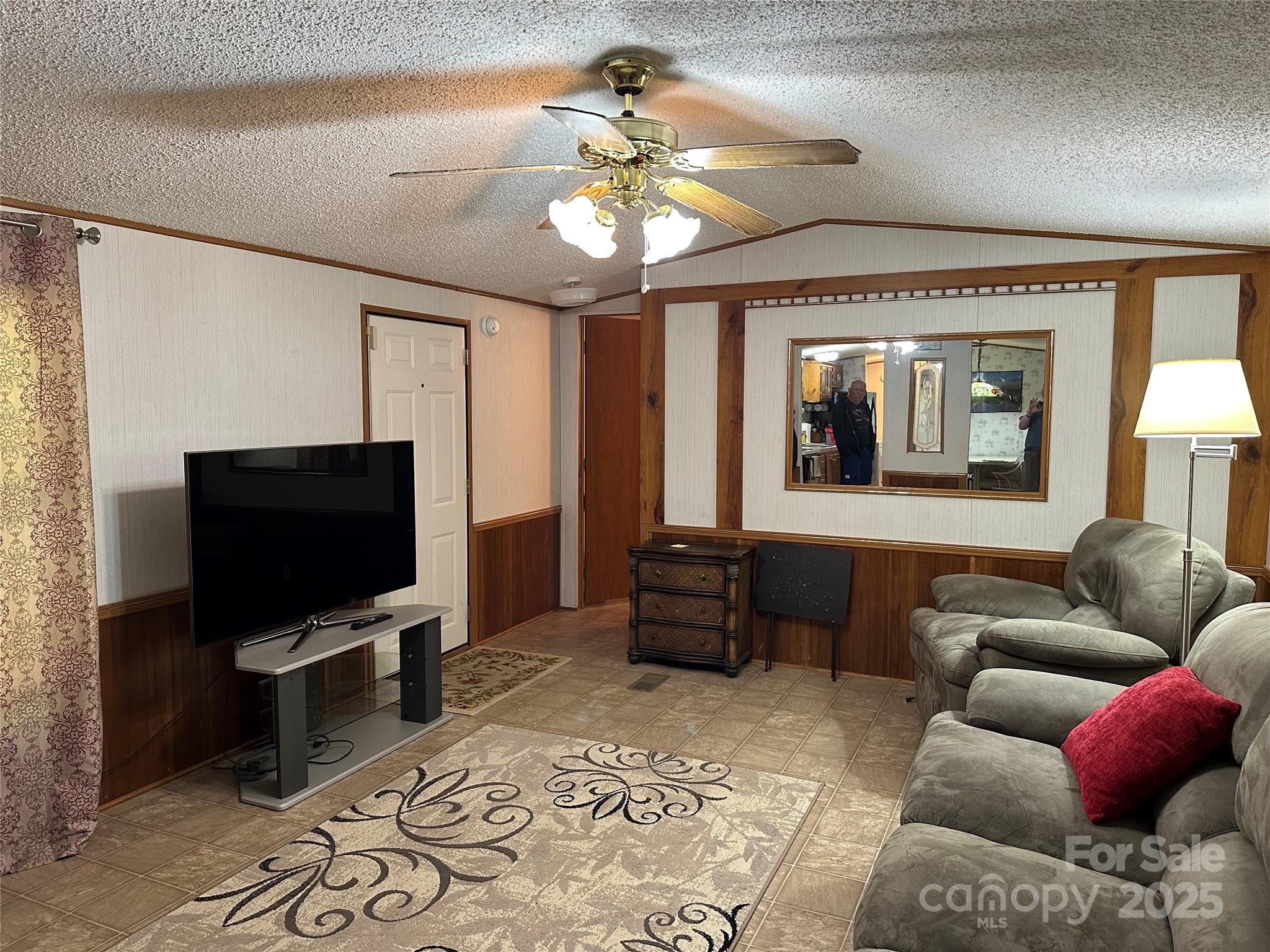 104 E Ridge View Road