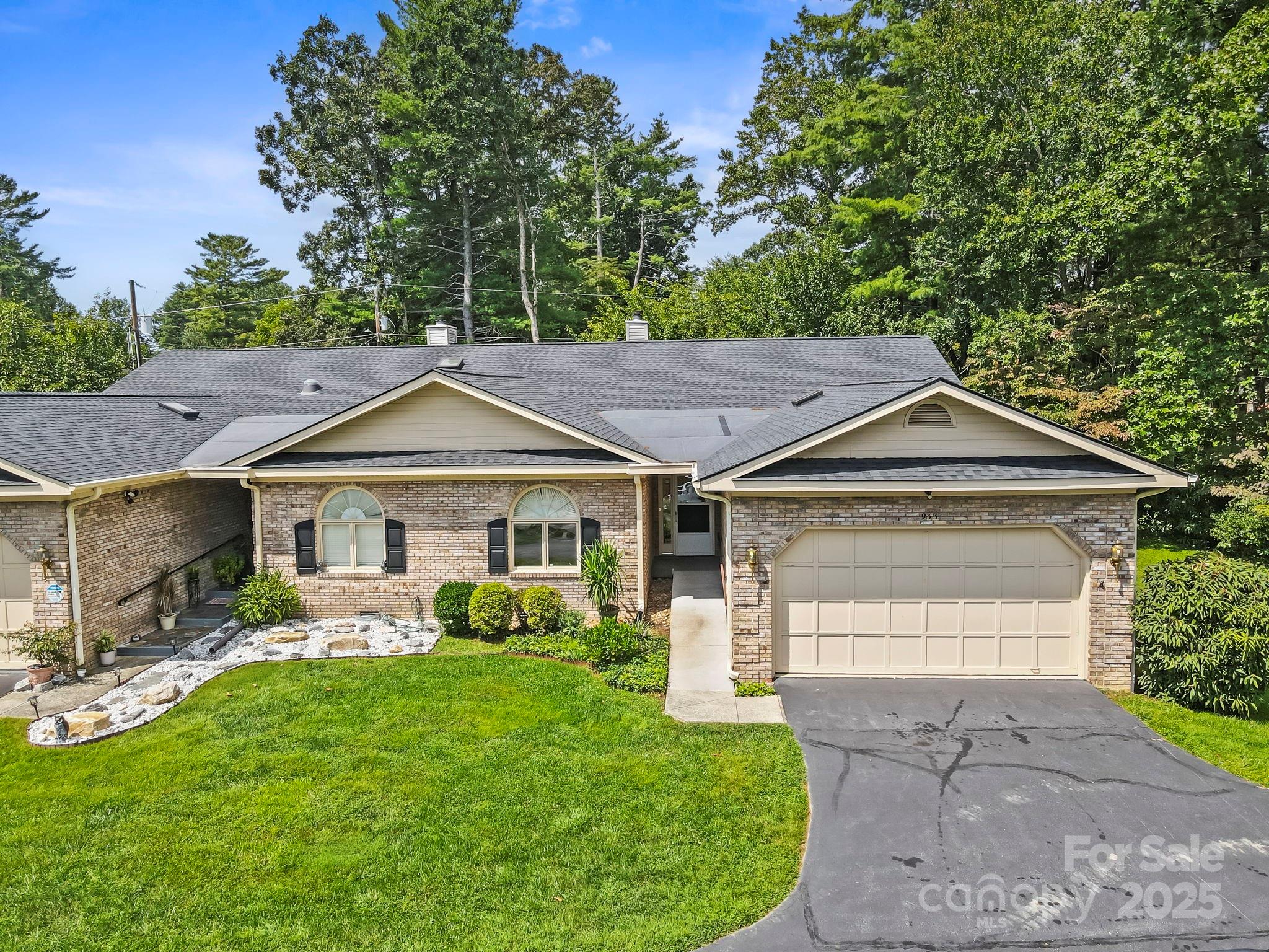 933 Kanuga Road
