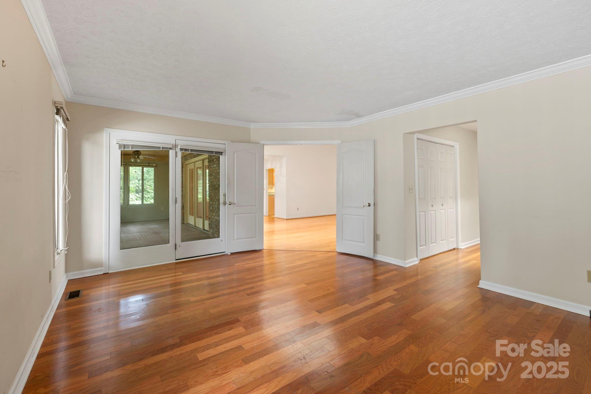 933 Kanuga Road
