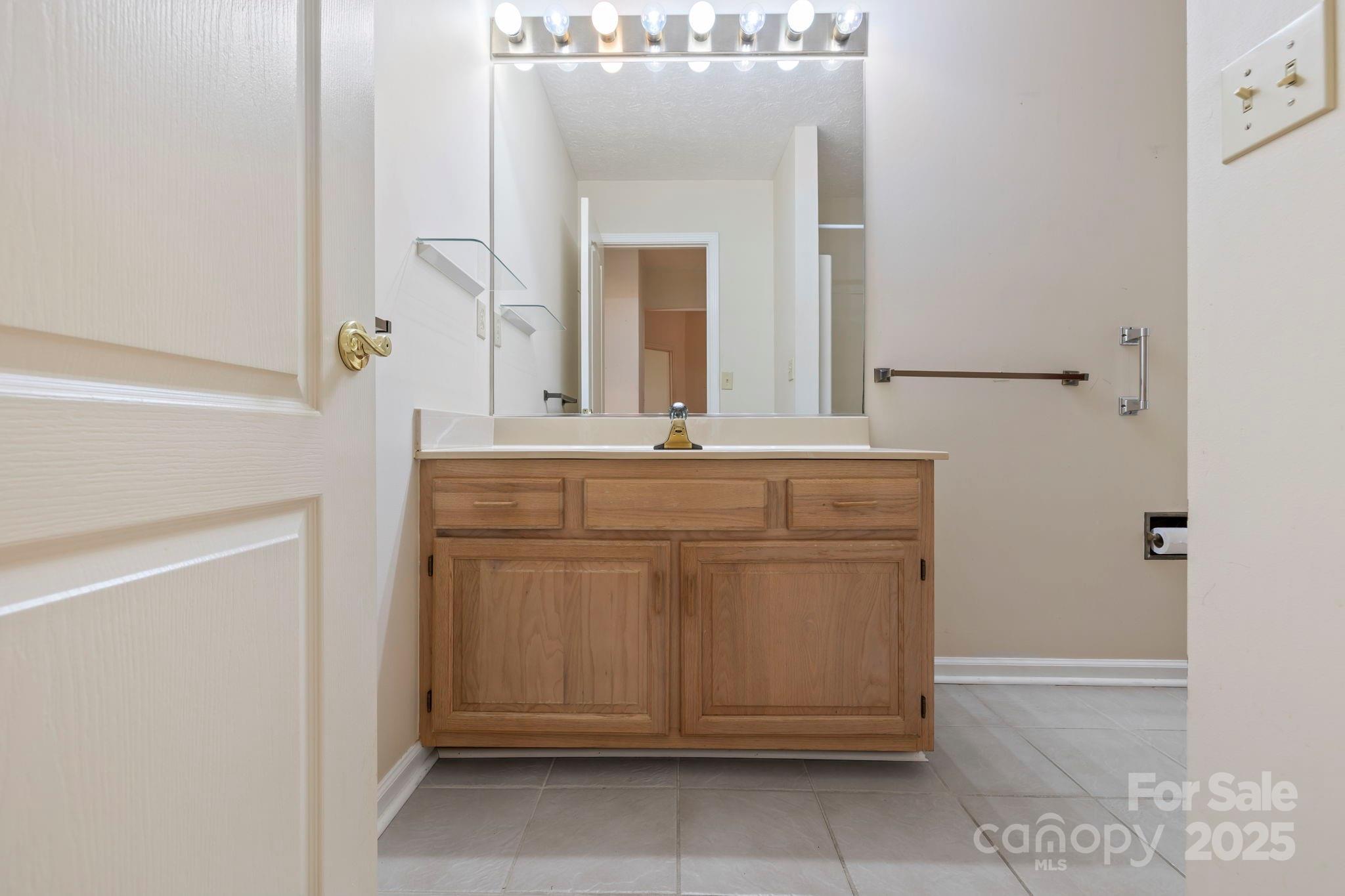 933 Kanuga Road
