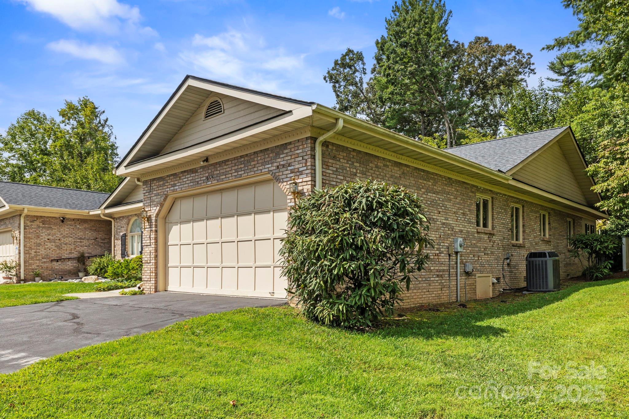 933 Kanuga Road