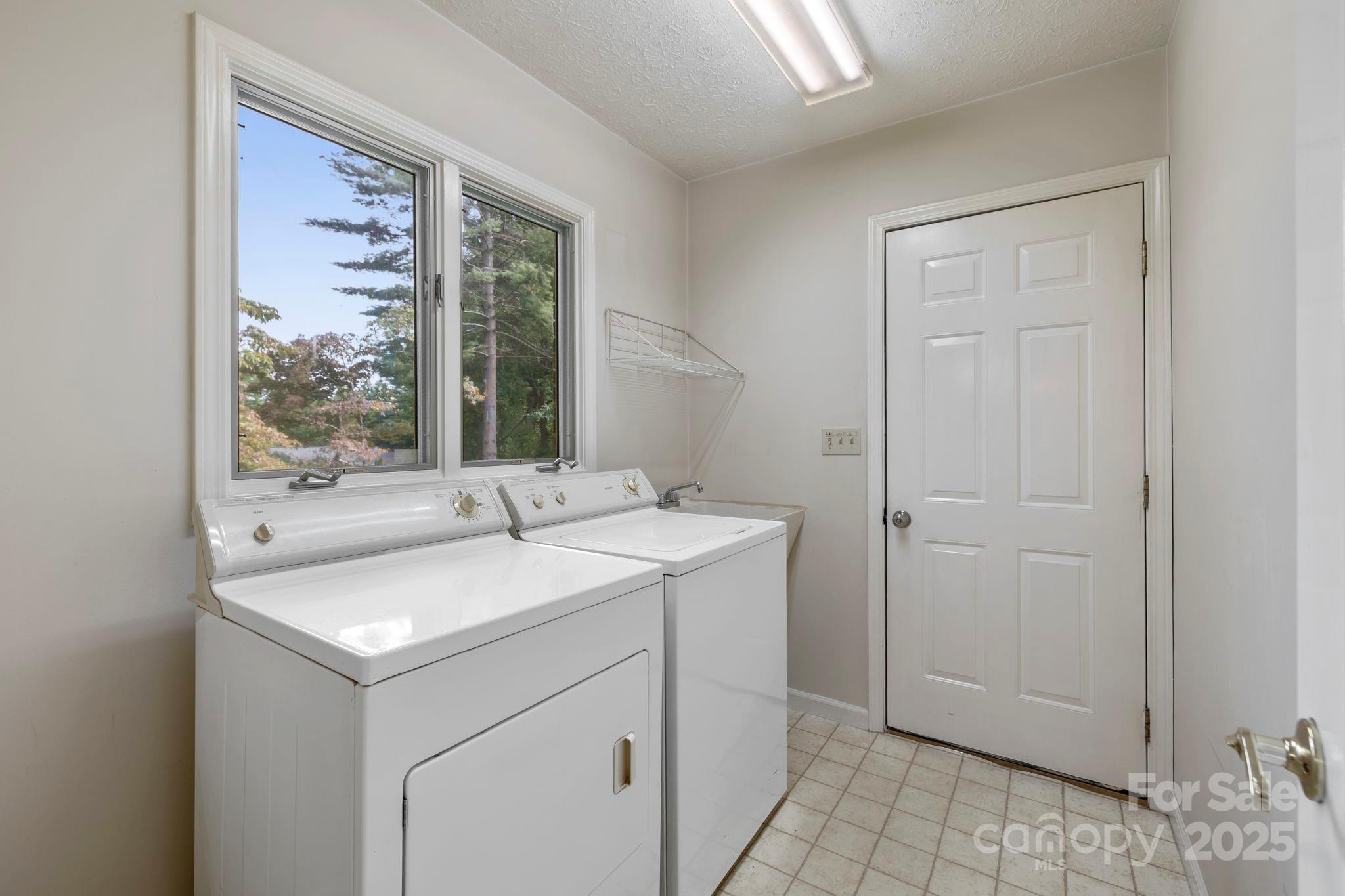 933 Kanuga Road
