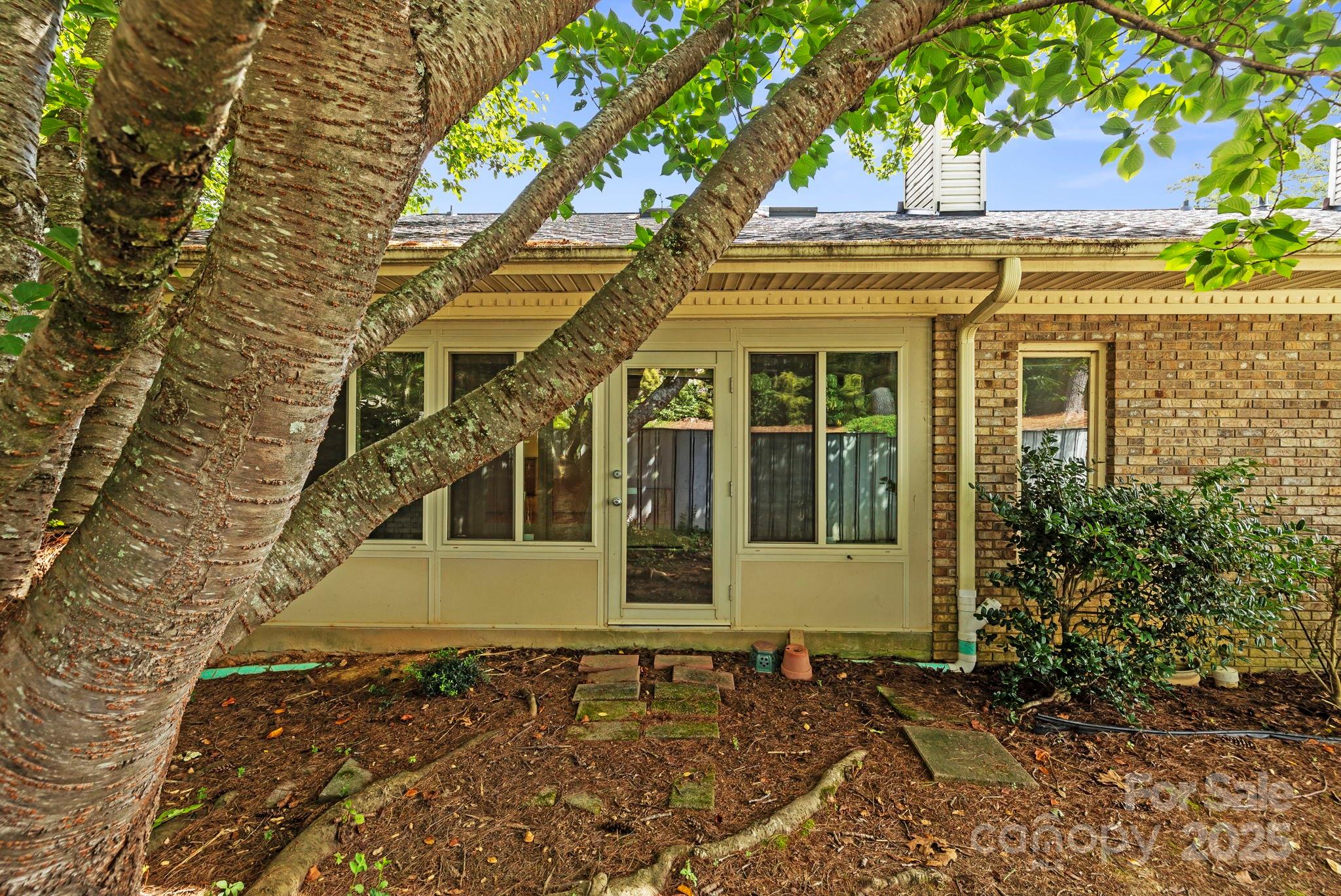 933 Kanuga Road