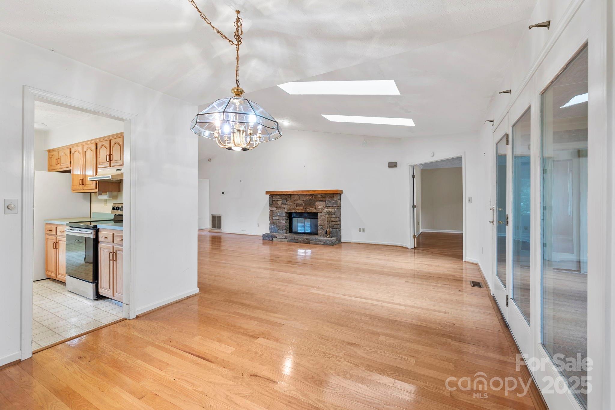 933 Kanuga Road