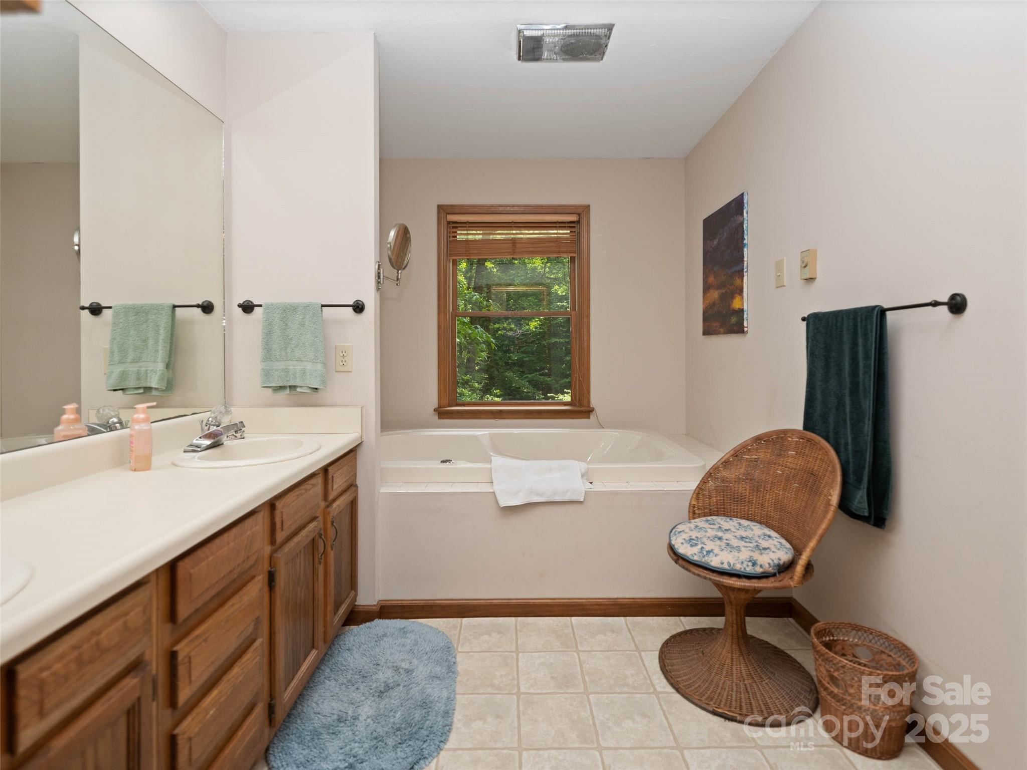 1396 W Christy Trail