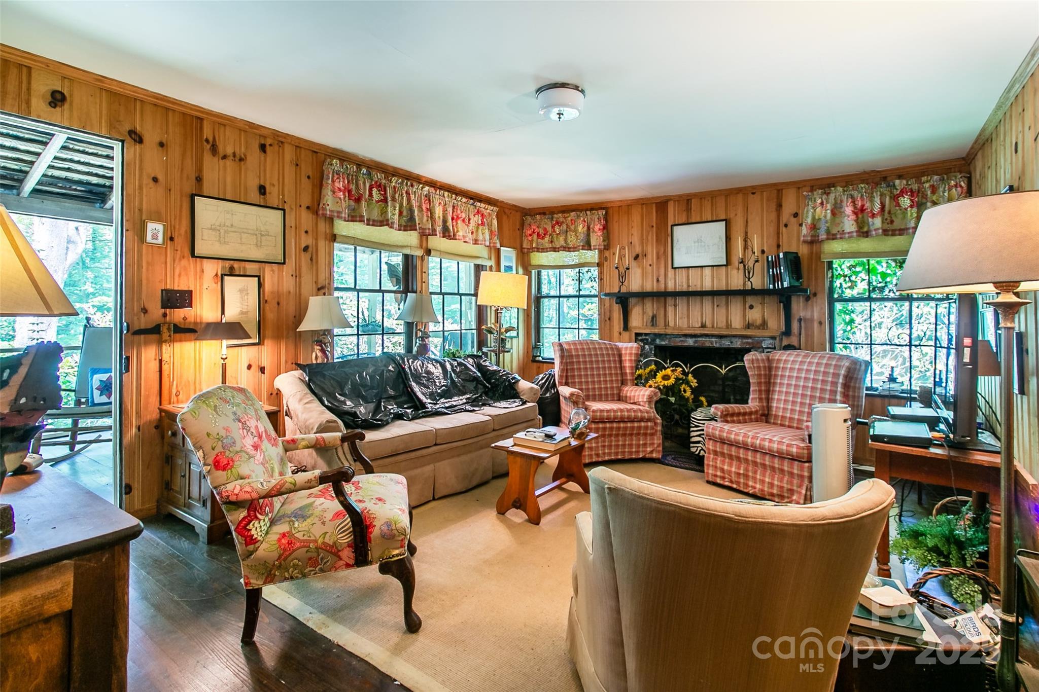 36 Walker Creek