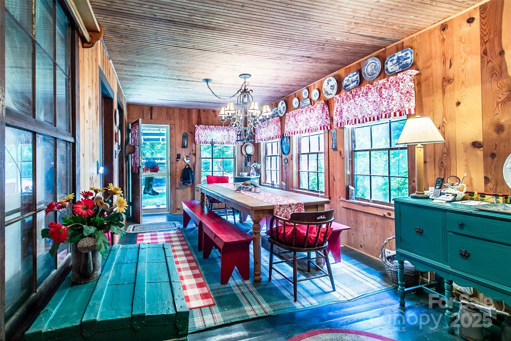 36 Walker Creek