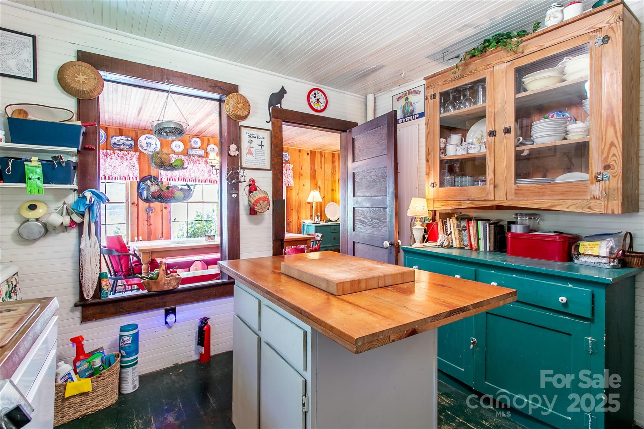 36 Walker Creek