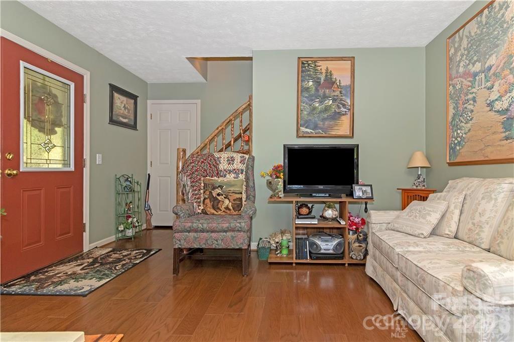 612 Old Home Place Road