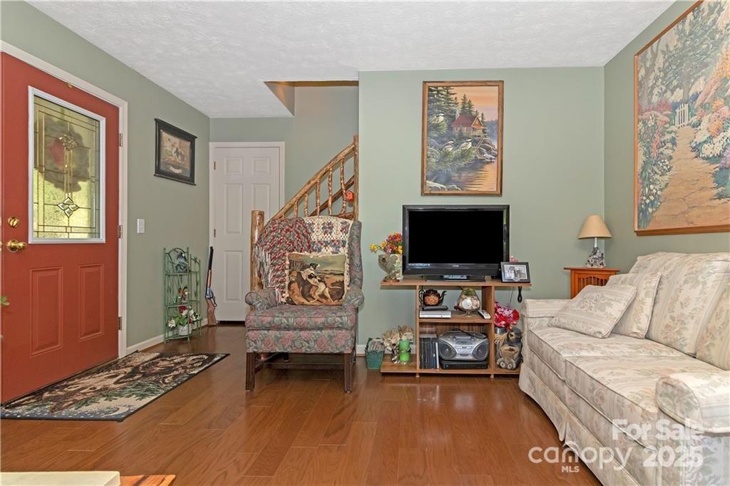612 Old Home Place Road