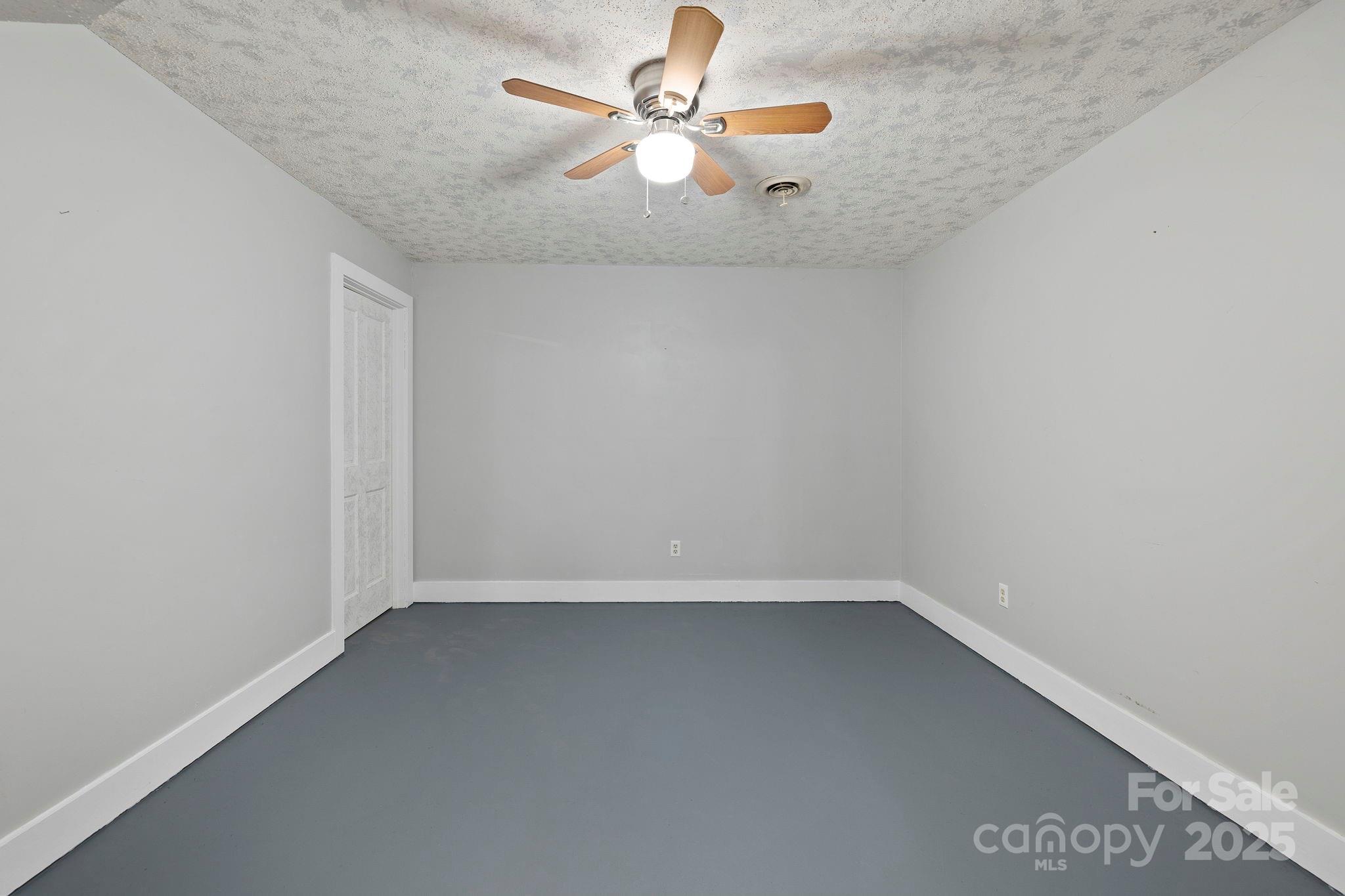 428 Lakeland Drive