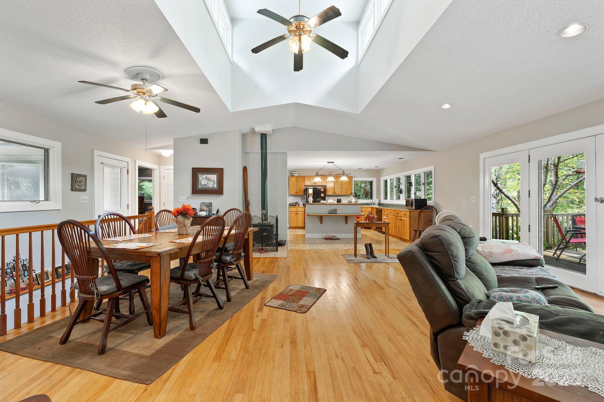 428 Lakeland Drive