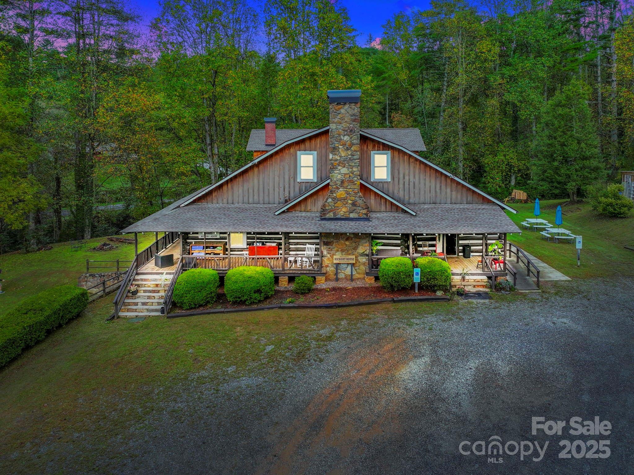 1196 N Country Club Road