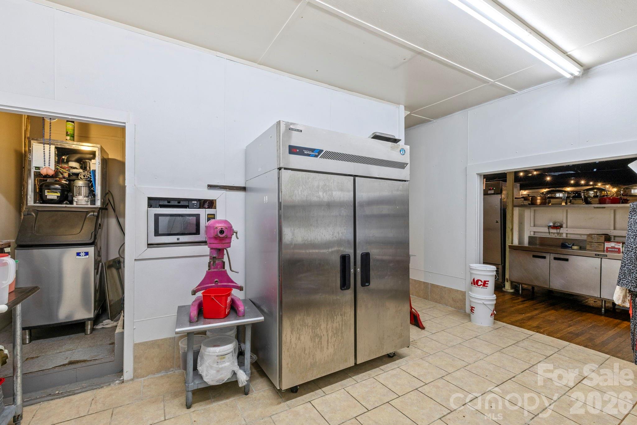 1196 N Country Club Road