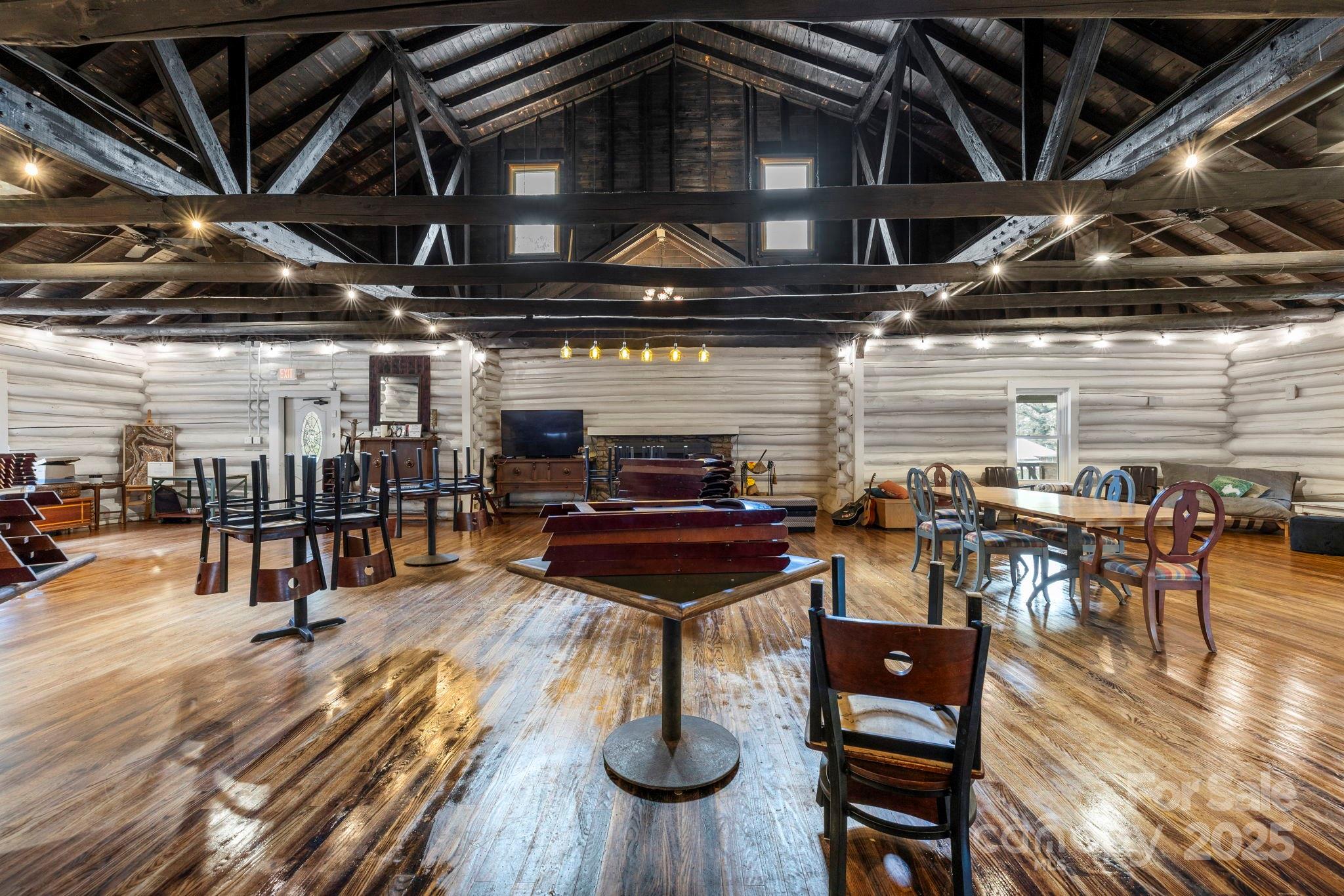 1196 N Country Club Road