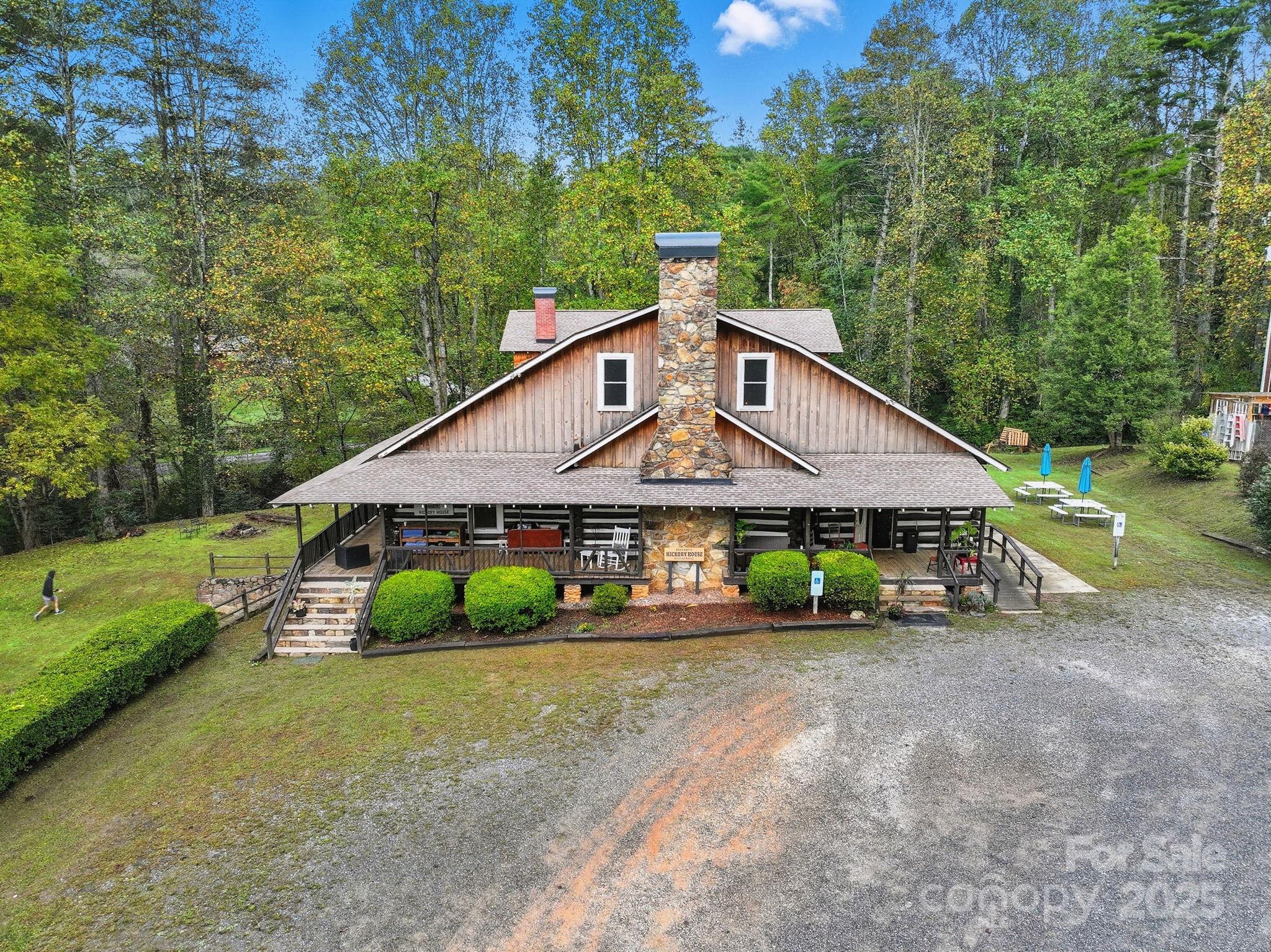 1196 N Country Club Road