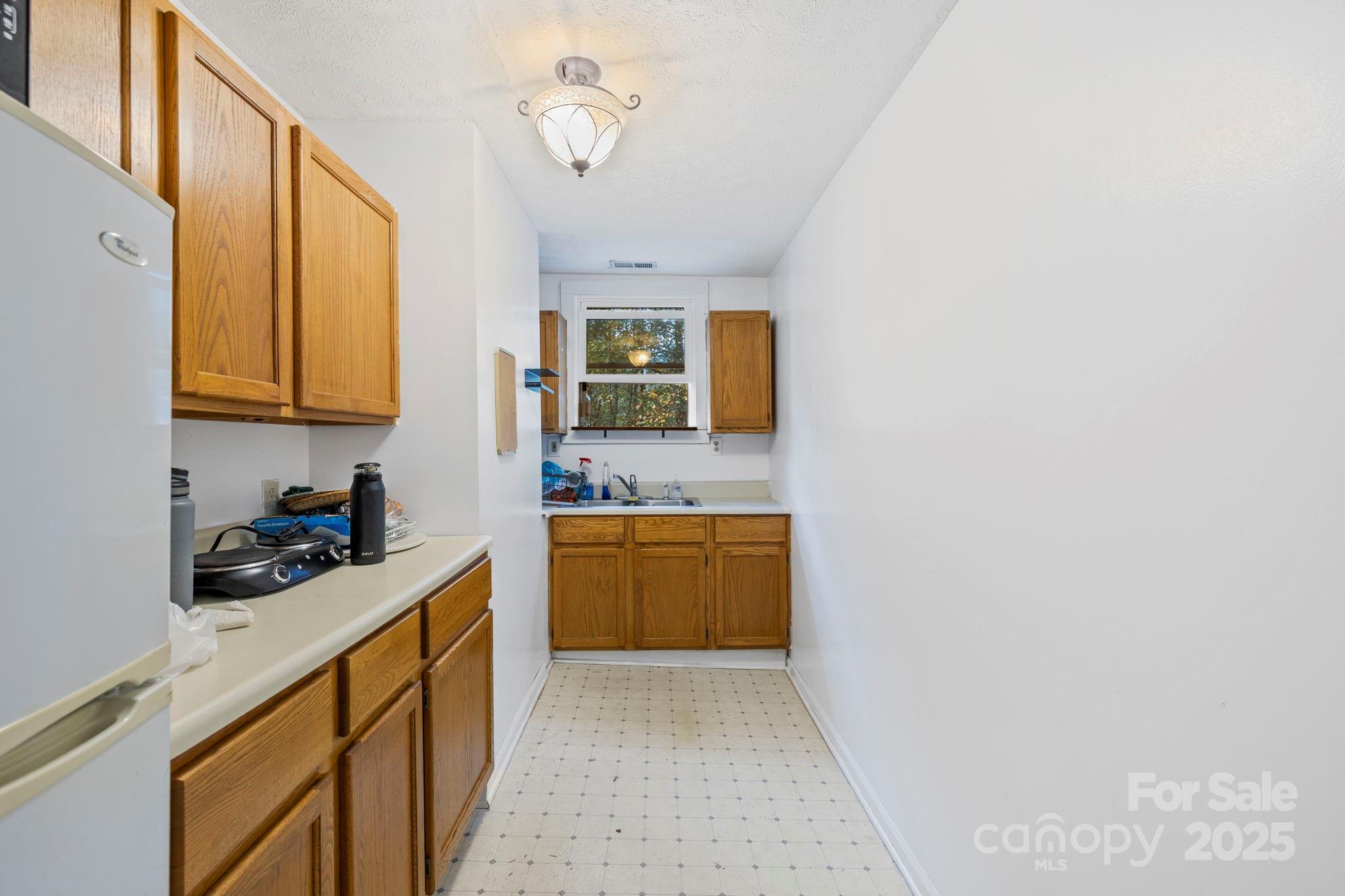 1196 N Country Club Road