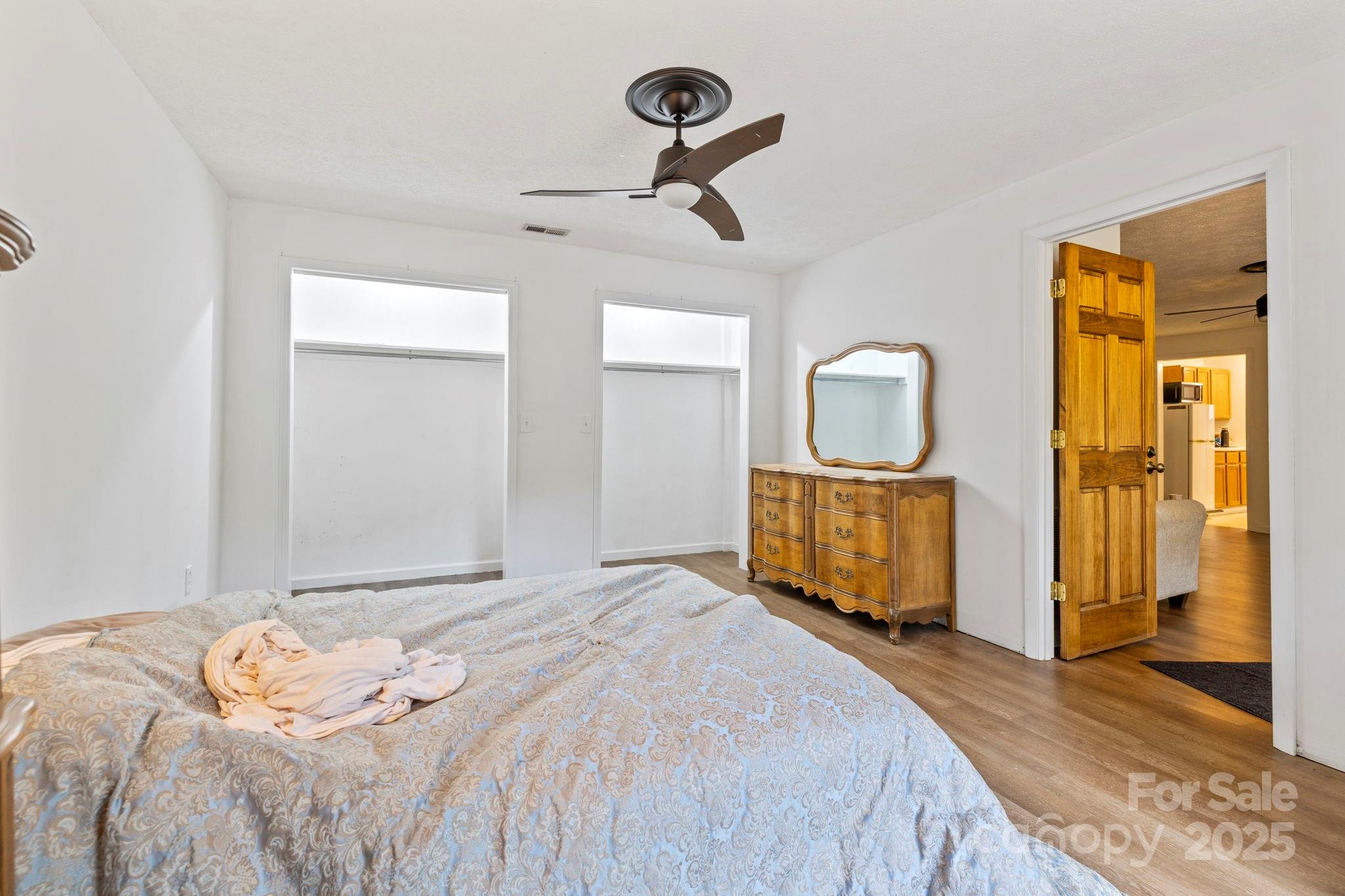 1196 N Country Club Road