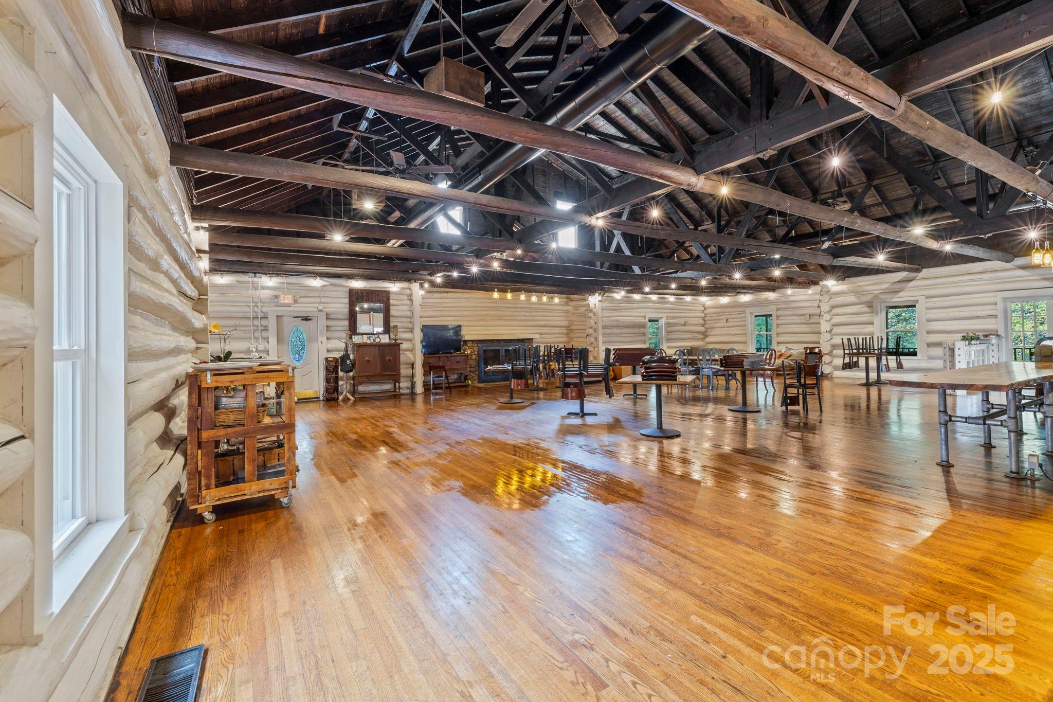 1196 N Country Club Road