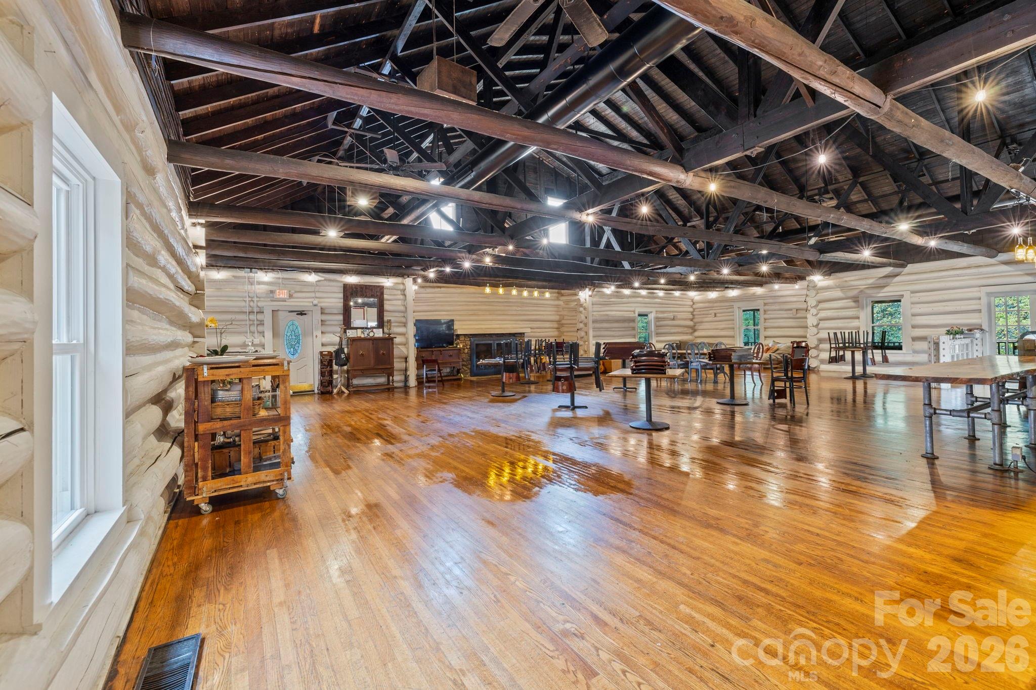 1196 N Country Club Road