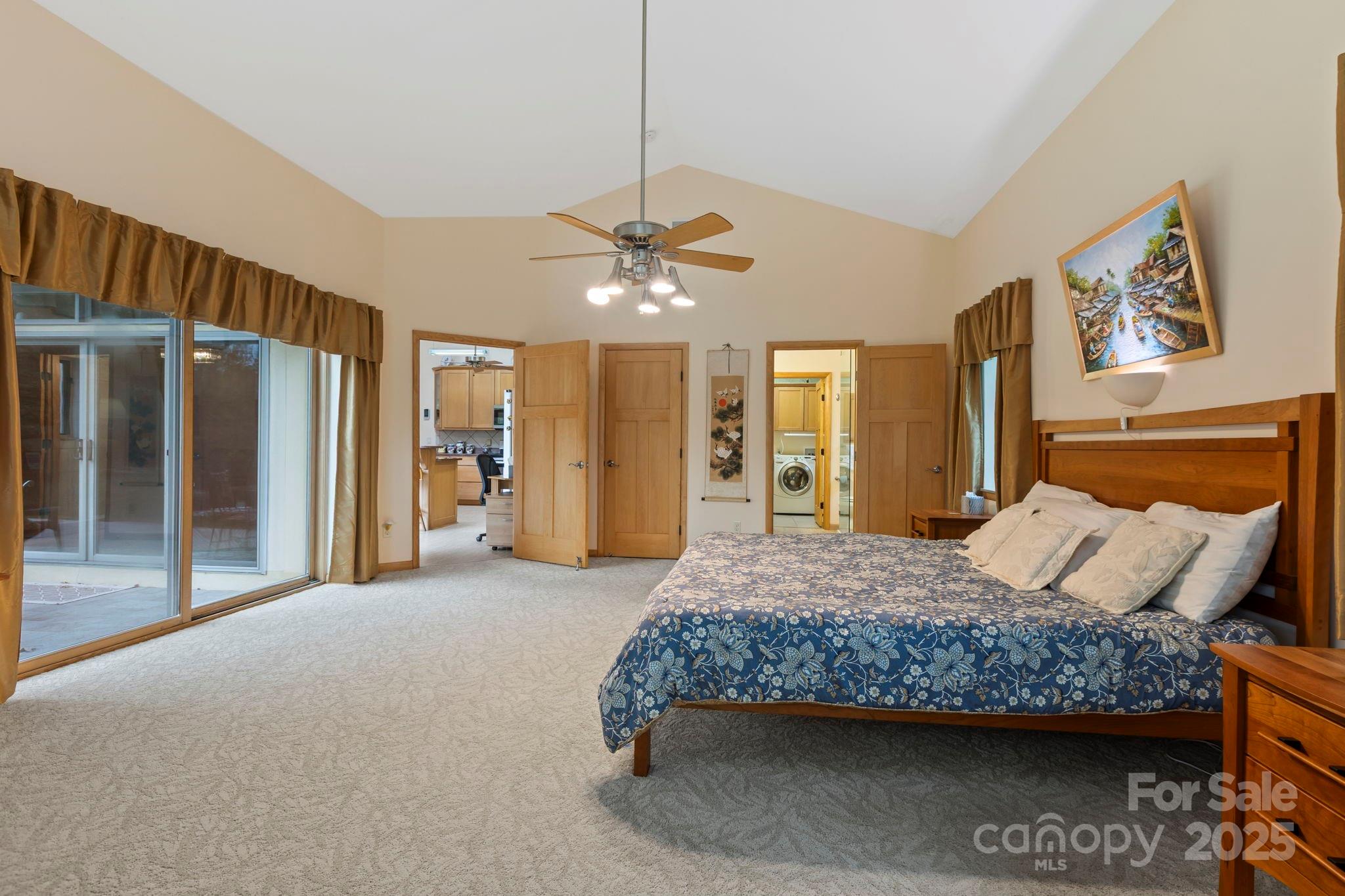 568 W Club Boulevard