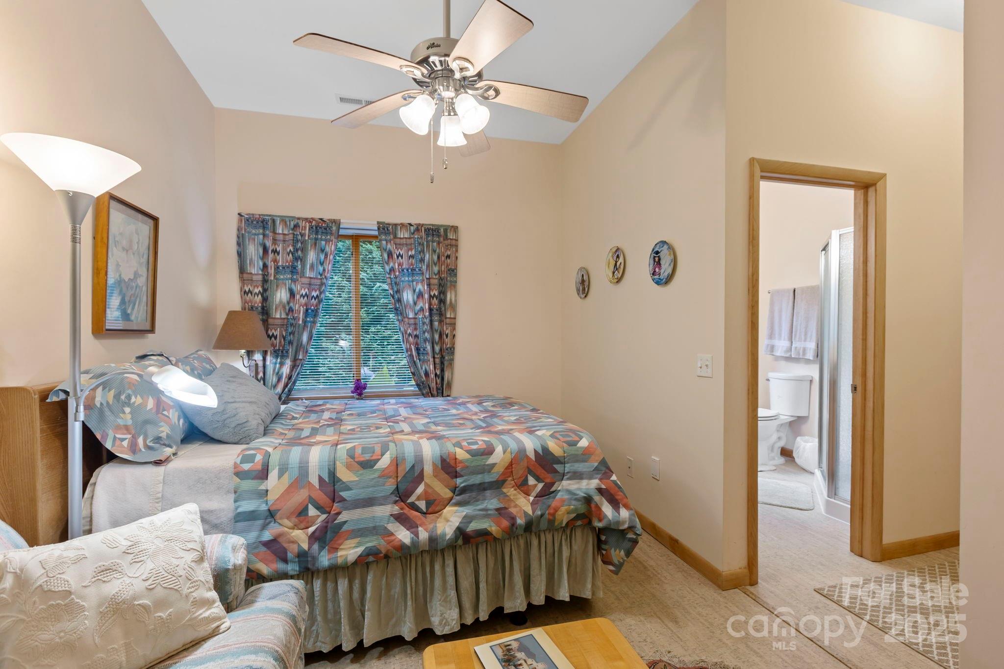 568 W Club Boulevard