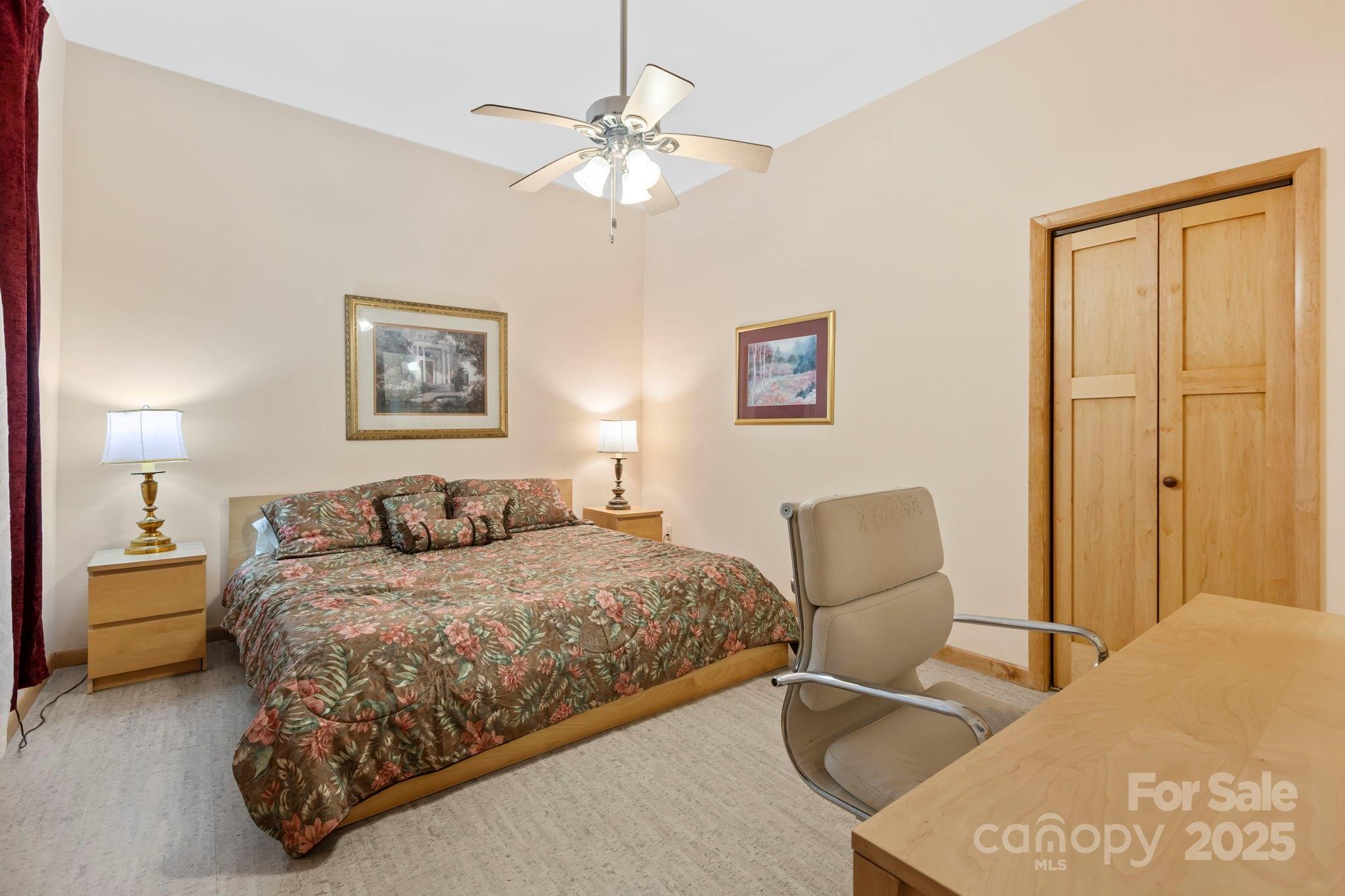 568 W Club Boulevard