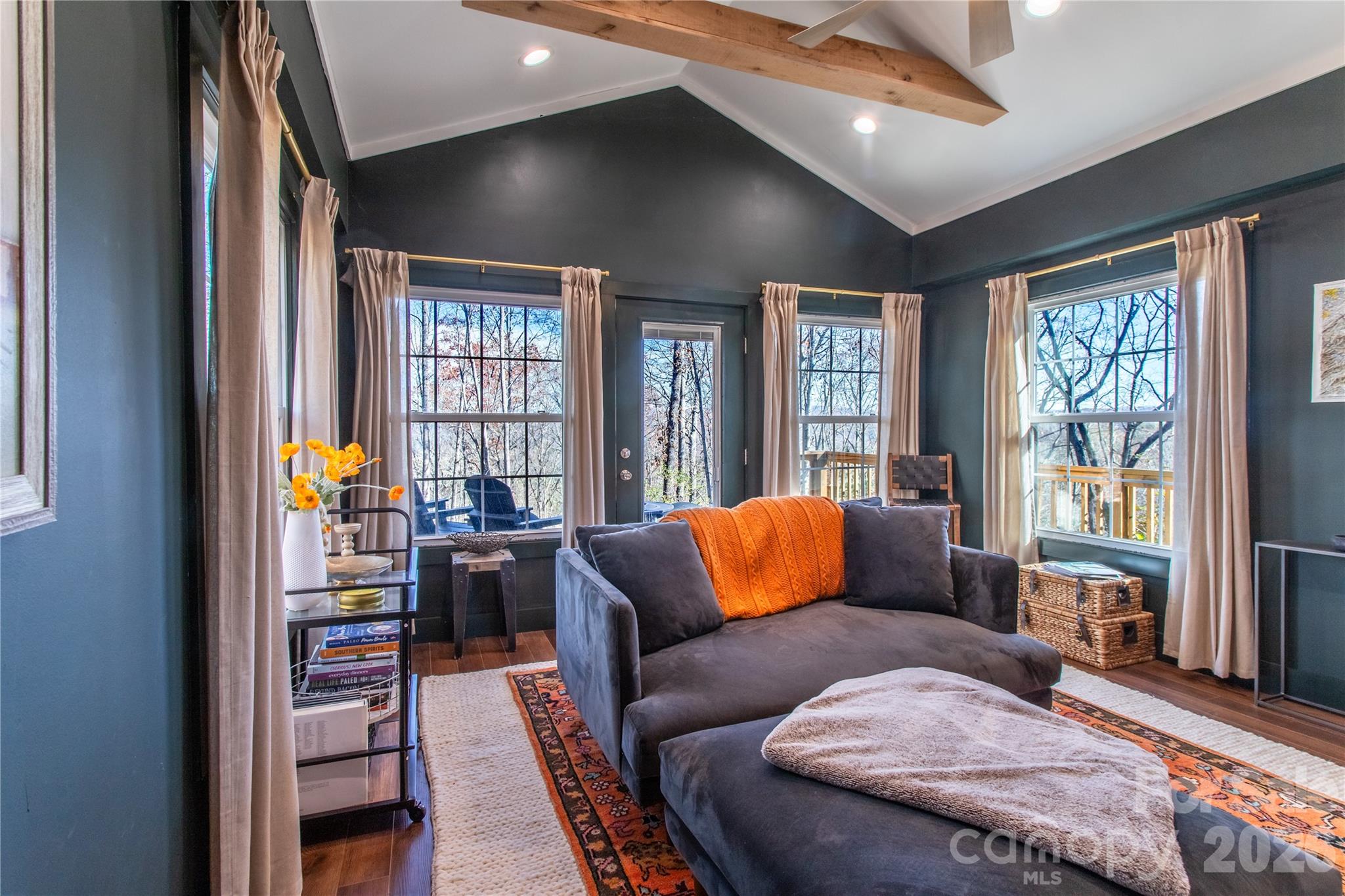 426, 428 Weaver Creek Road