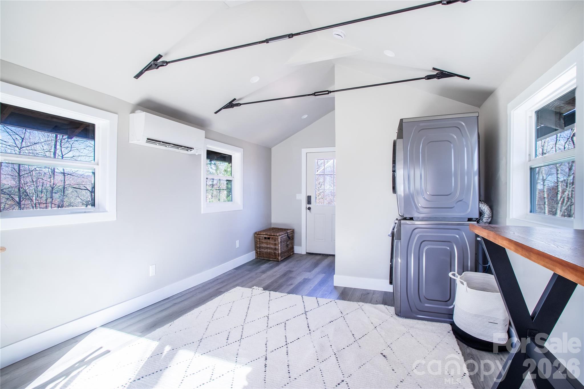 426, 428 Weaver Creek Road