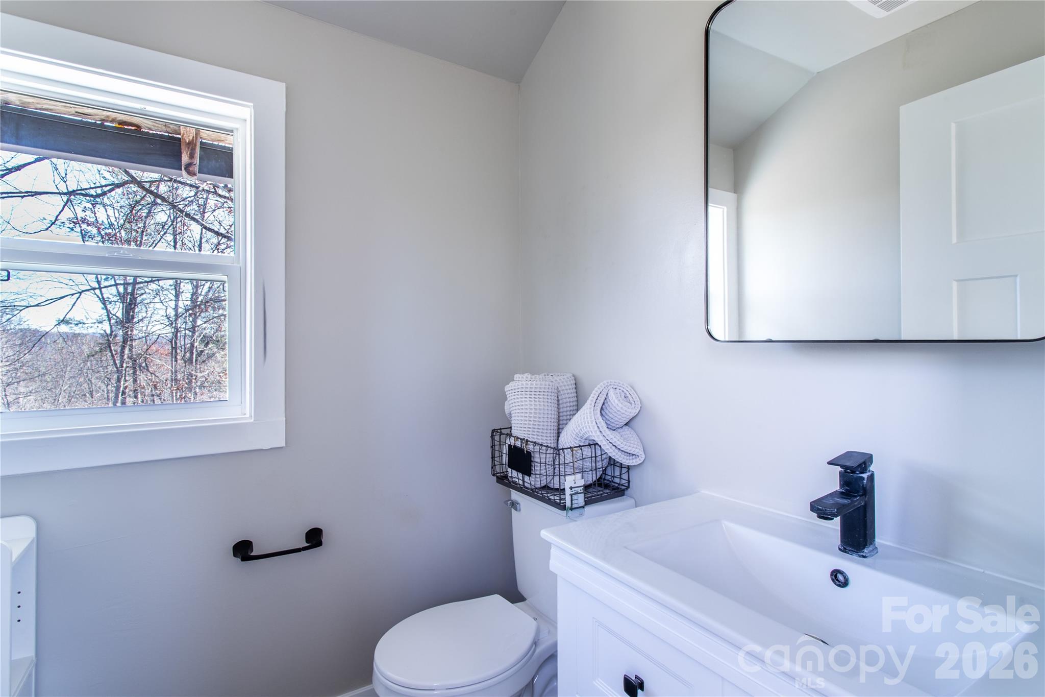 426, 428 Weaver Creek Road