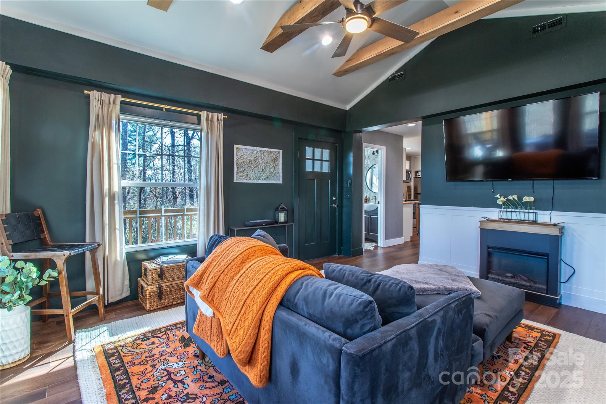 426, 428 Weaver Creek Road